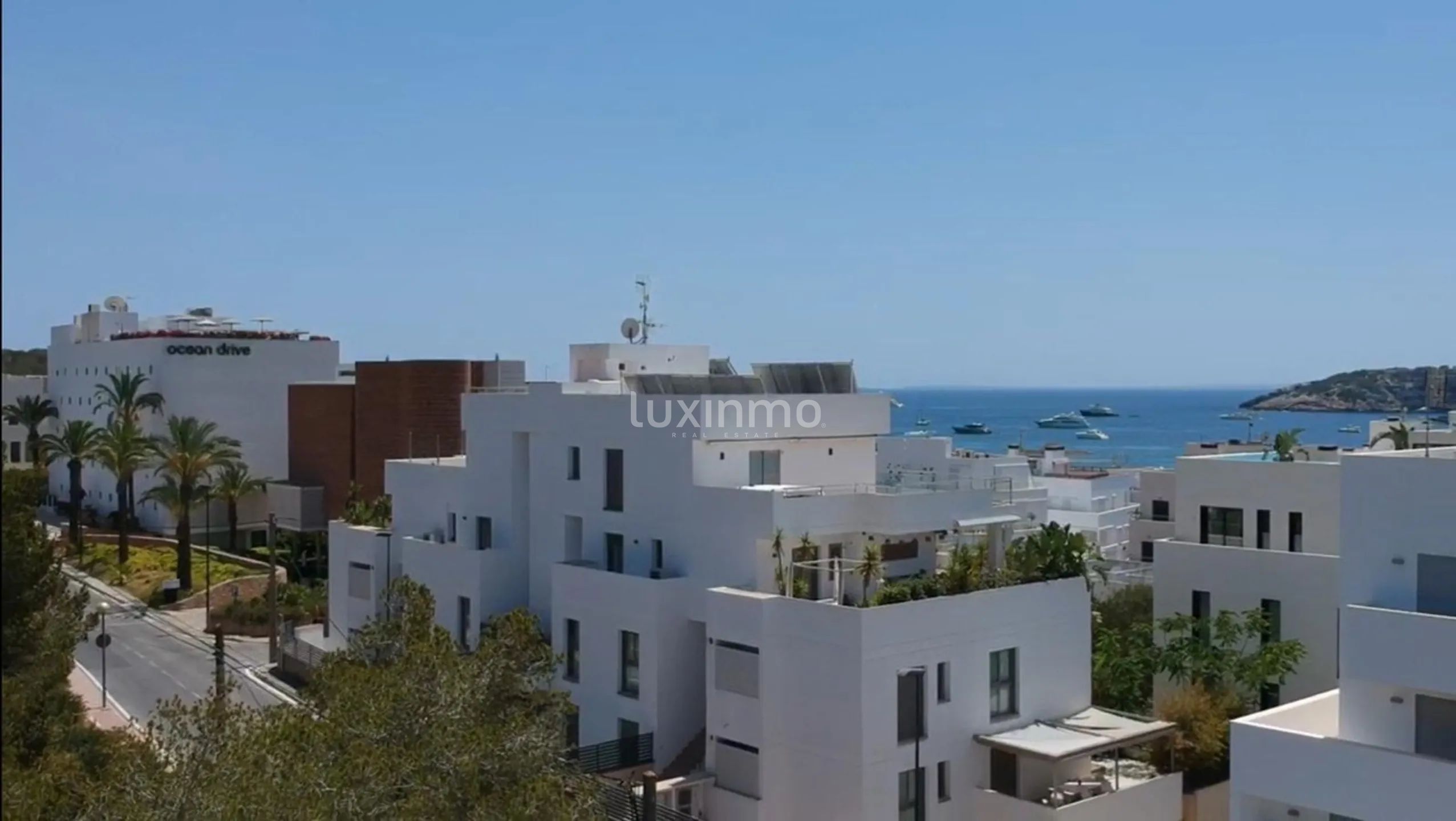 Spacious apartment in Talamanca with panoramic sea views — photo 33