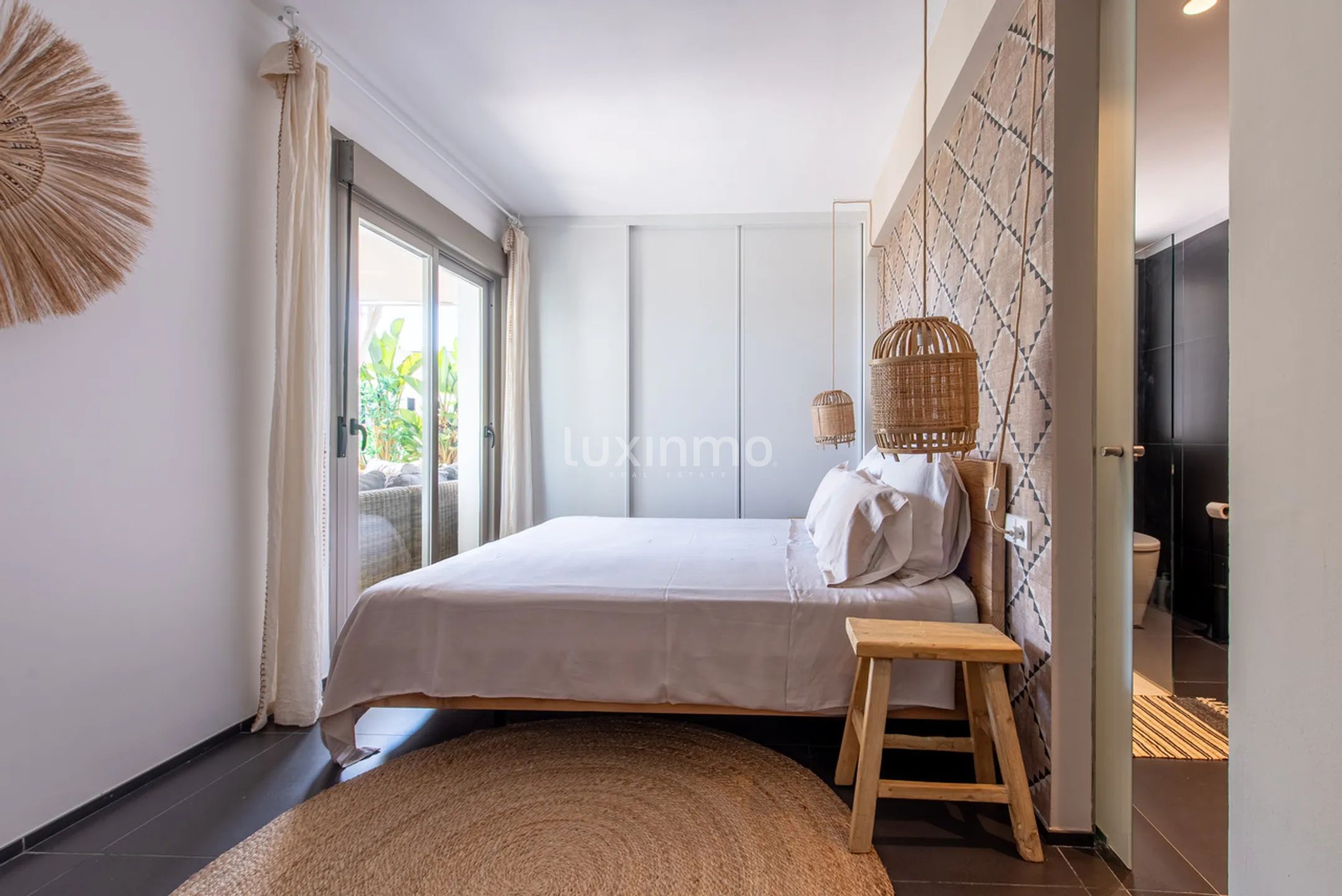 Spacious apartment in Talamanca with panoramic sea views — photo 24