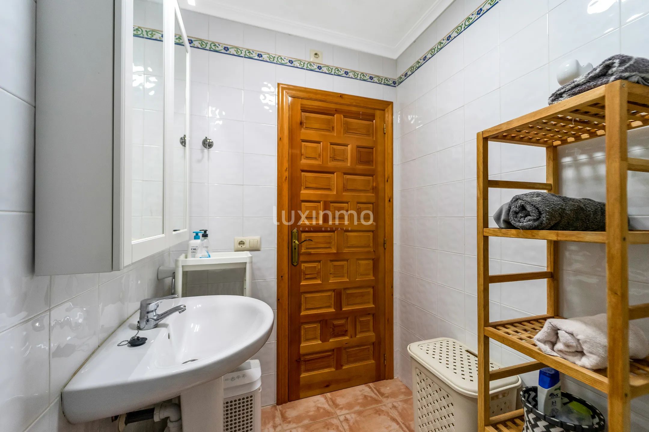 Mediterranean flat with terrace in Benitatxell — photo 20