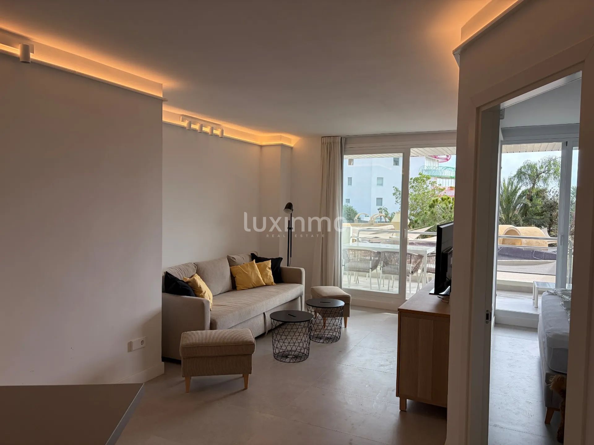 Beautiful newly refurbished flat in Marina Botafoch — photo 27