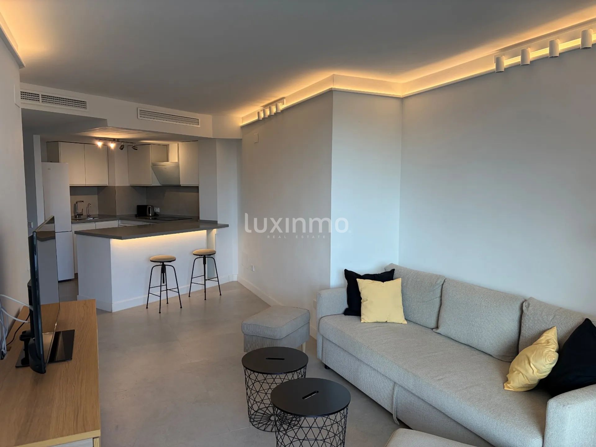Beautiful newly refurbished flat in Marina Botafoch — photo 22