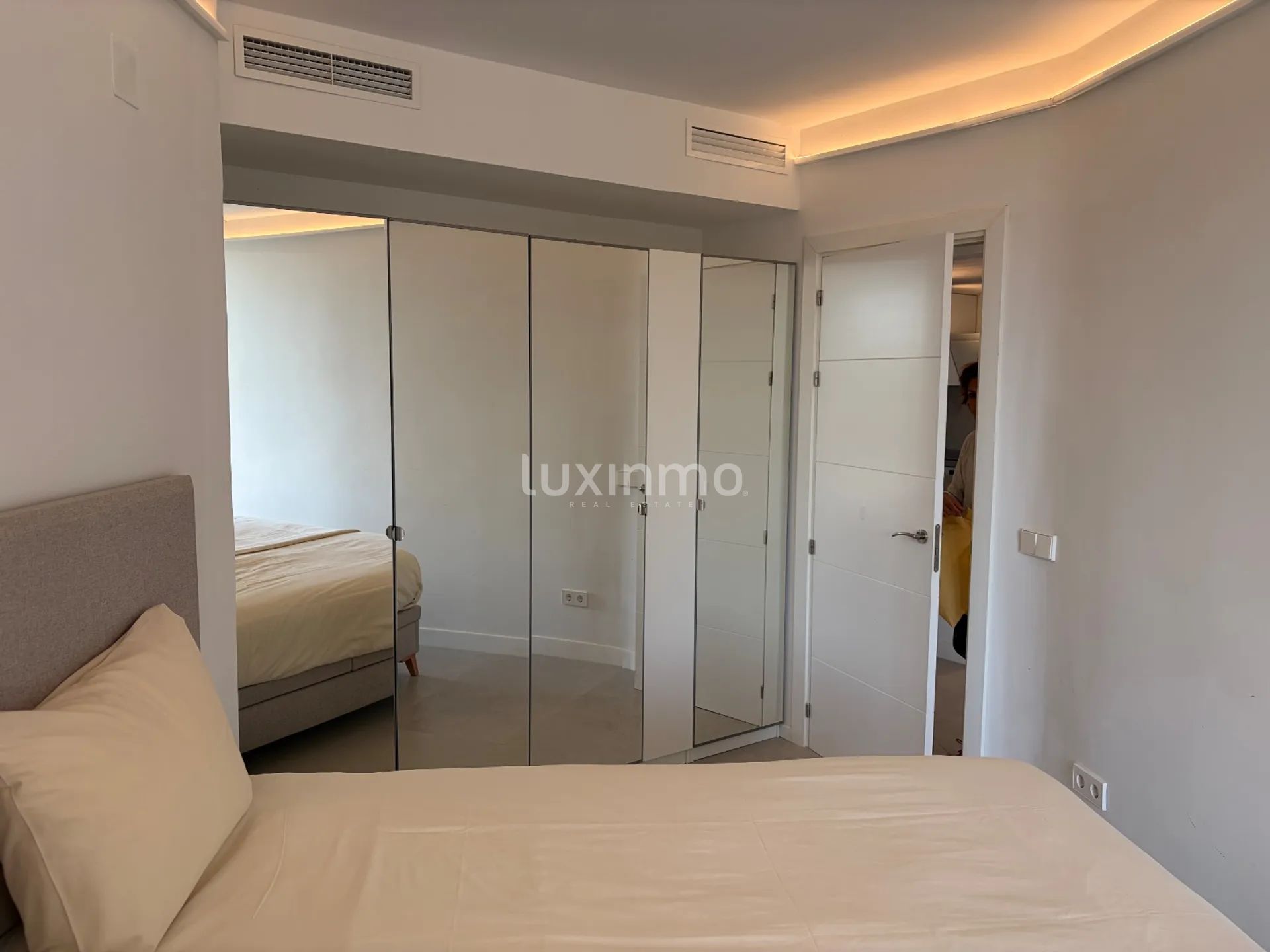 Beautiful newly refurbished flat in Marina Botafoch — photo 17