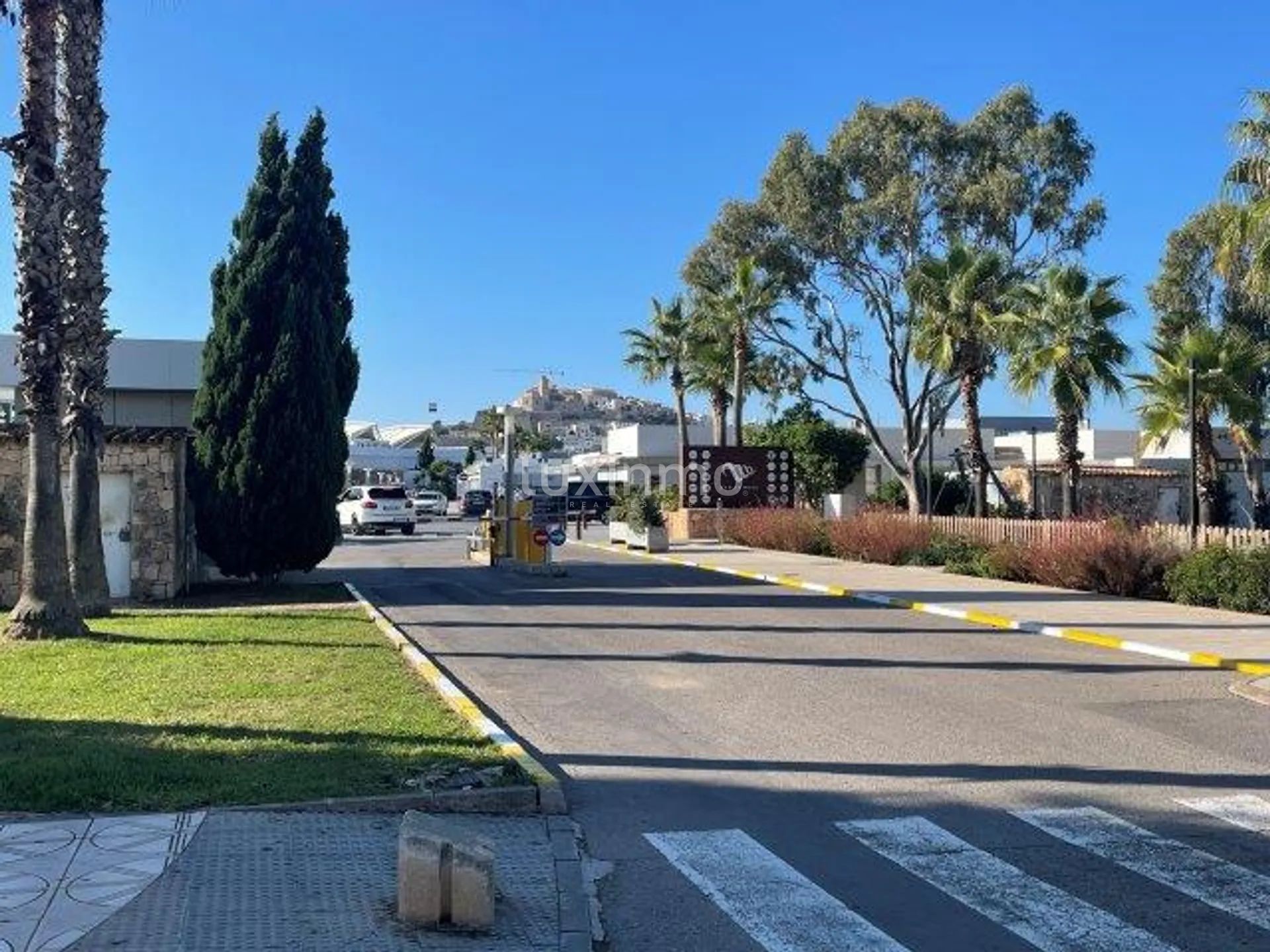 Beautiful newly refurbished flat in Marina Botafoch — photo 23