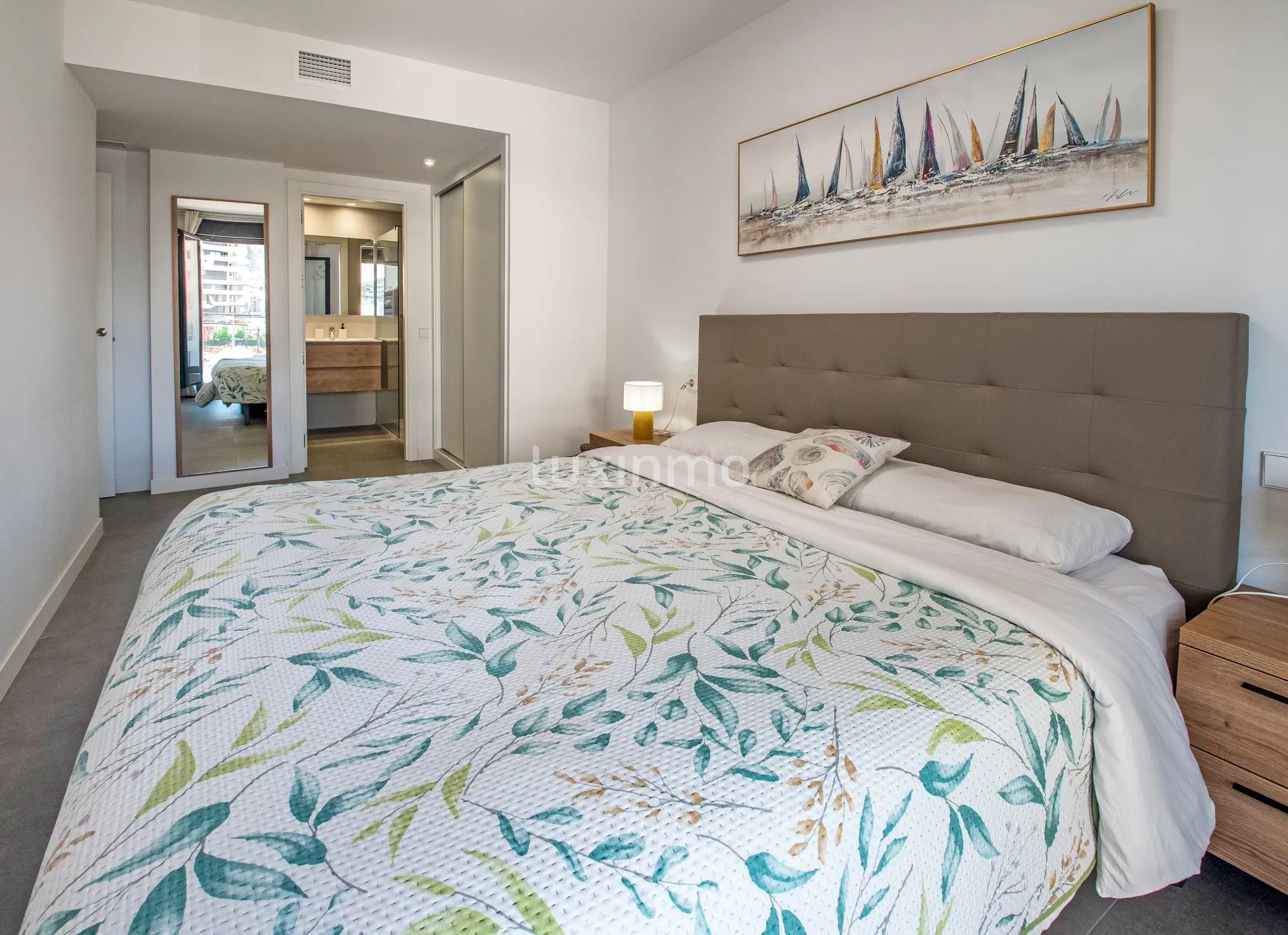 Modern apartment with mountain and sea views in Calpe — photo 10