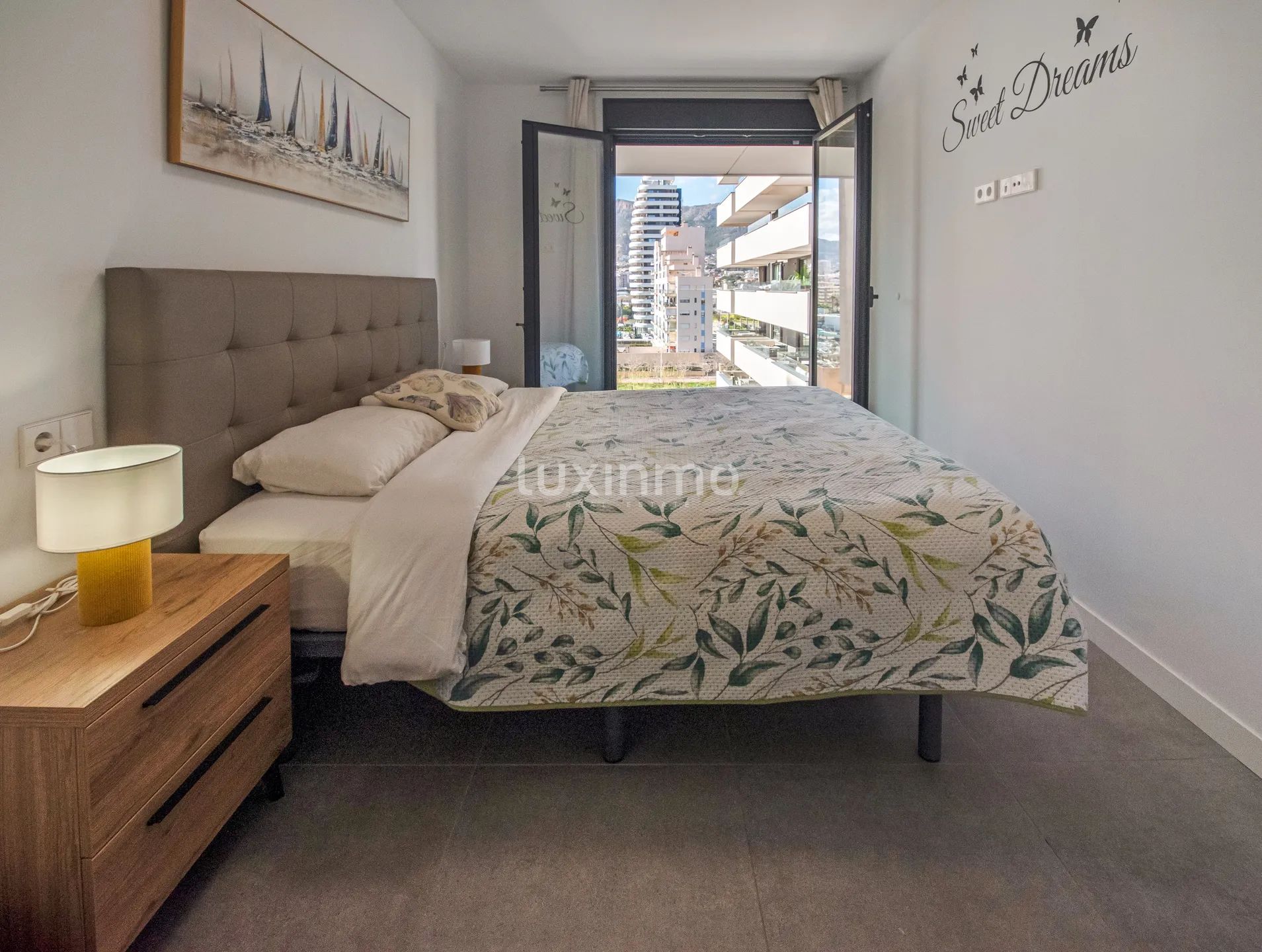 Modern apartment with mountain and sea views in Calpe — photo 9