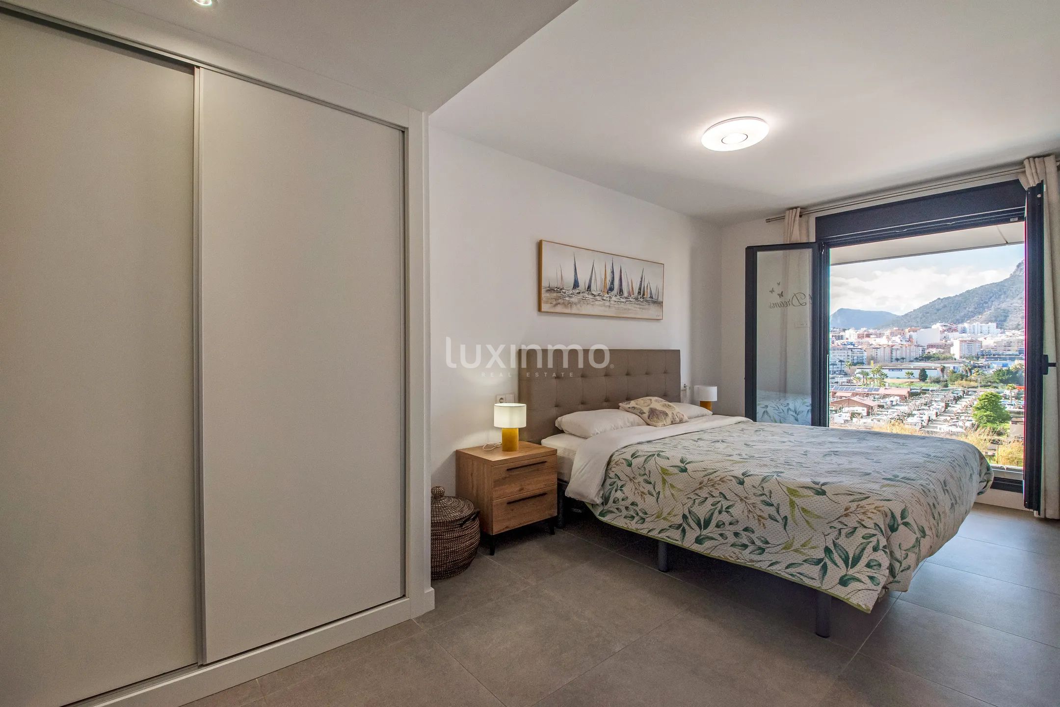 Modern apartment with mountain and sea views in Calpe — photo 8