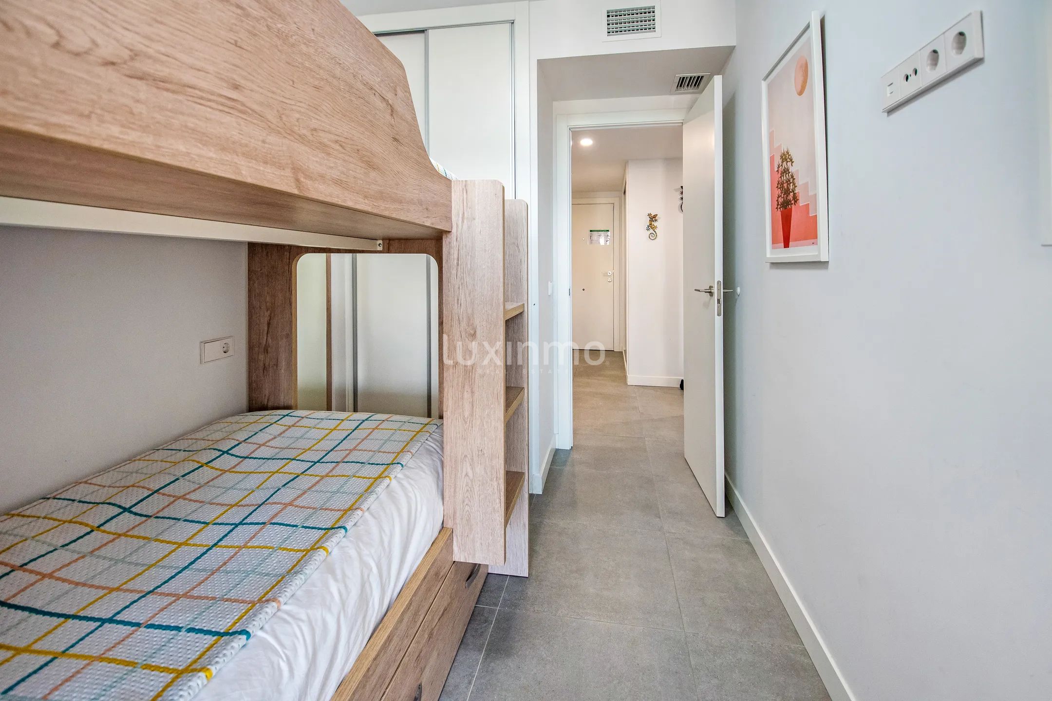 Modern apartment with mountain and sea views in Calpe — photo 14