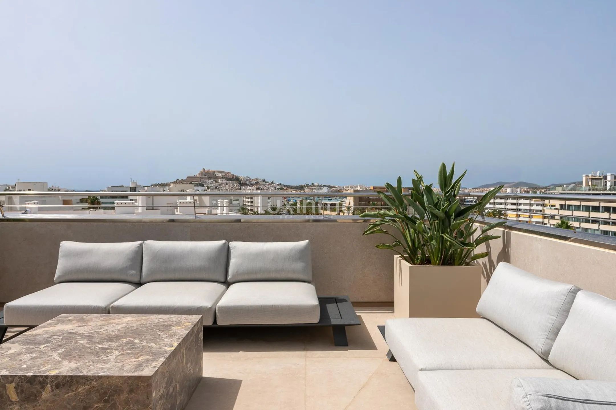 Luxury decorated penthouse for sale in Marina Botafoch — photo 32