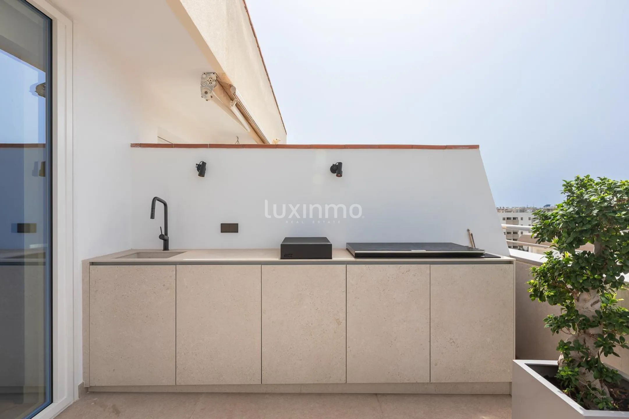 Luxury decorated penthouse for sale in Marina Botafoch — photo 23