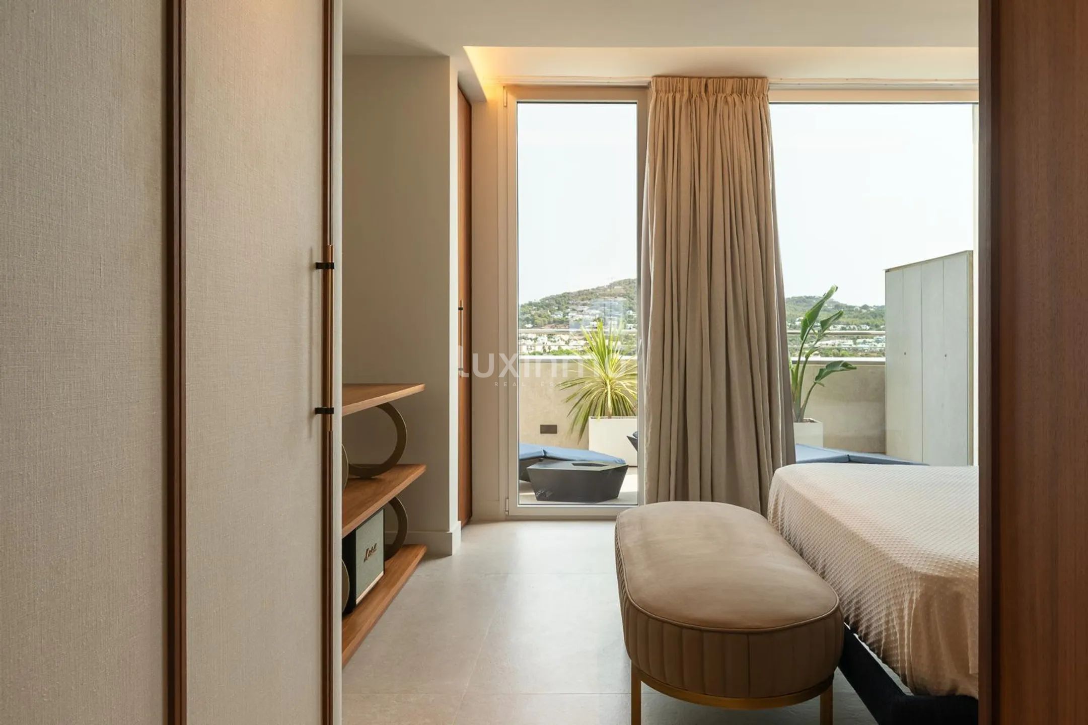 Luxury decorated penthouse for sale in Marina Botafoch — photo 26