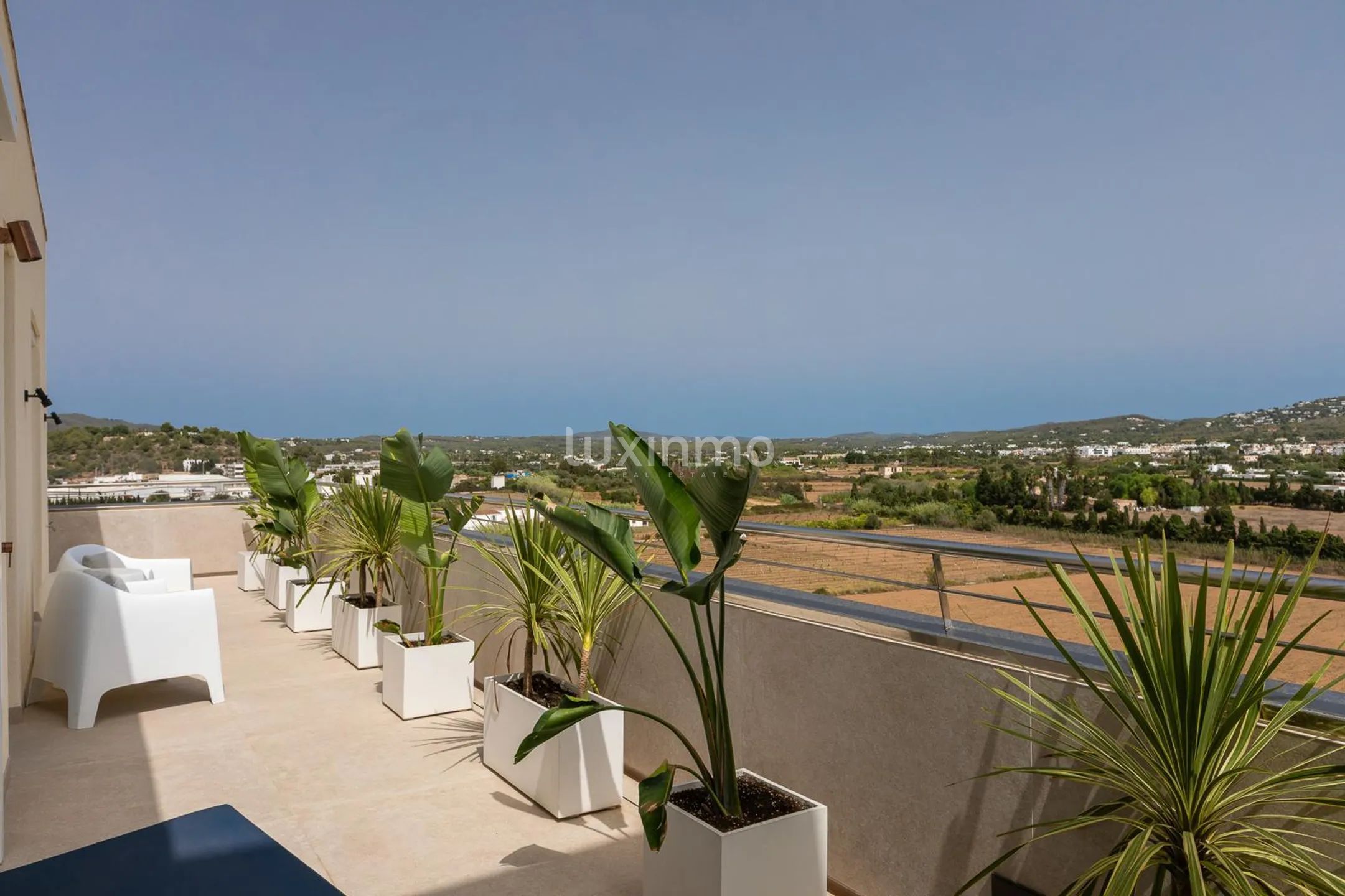 Luxury decorated penthouse for sale in Marina Botafoch — photo 11