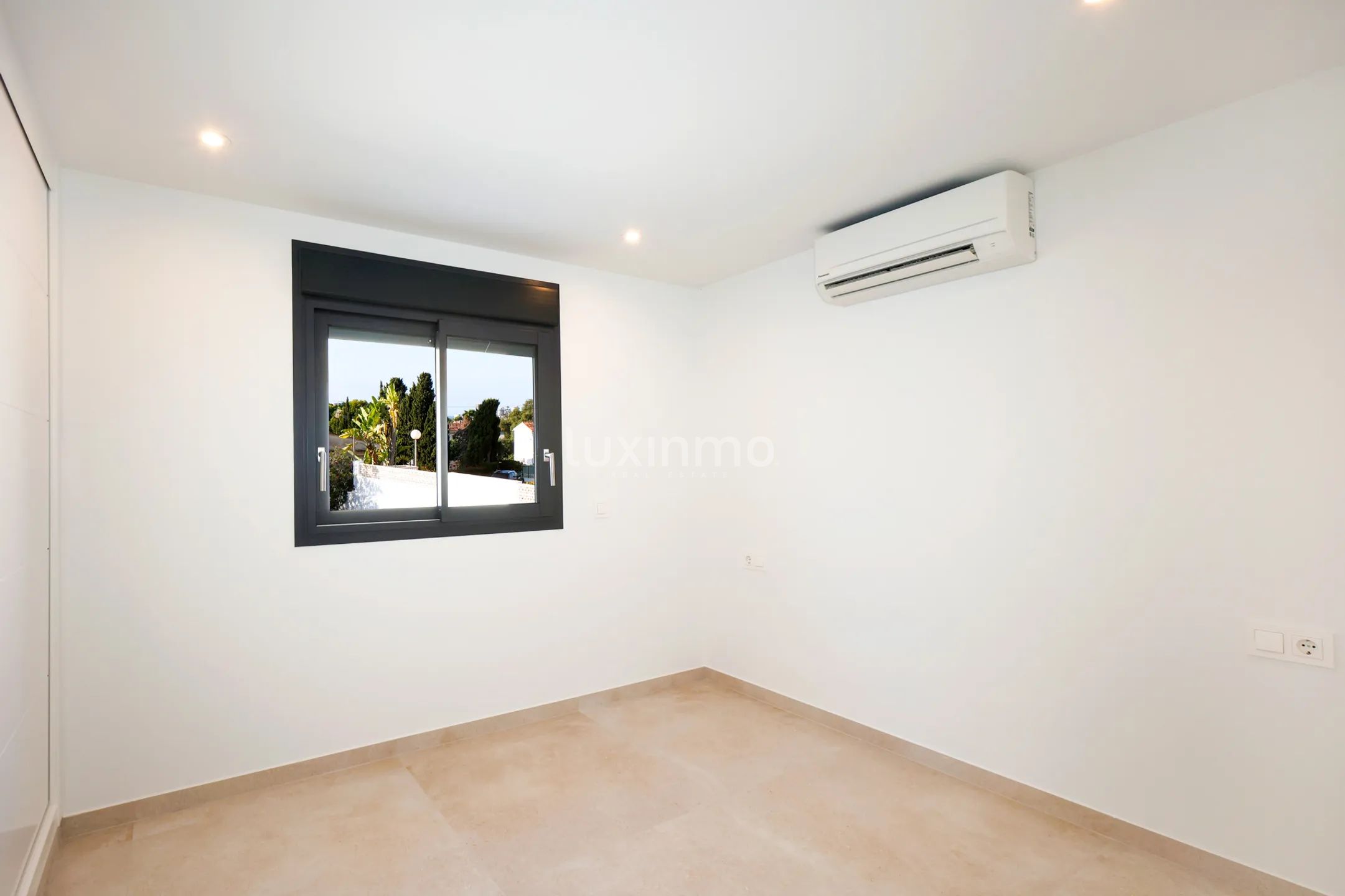 Detached house with panoramic views for sale in Calpe — photo 17