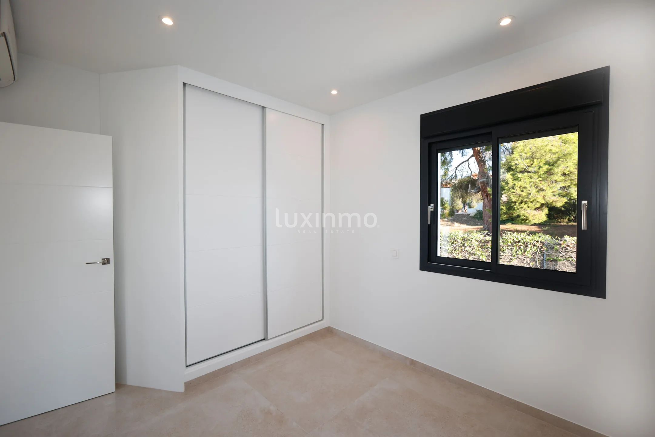 Casa independiente con vistas panorámicas en venta en Calpe — photo 14