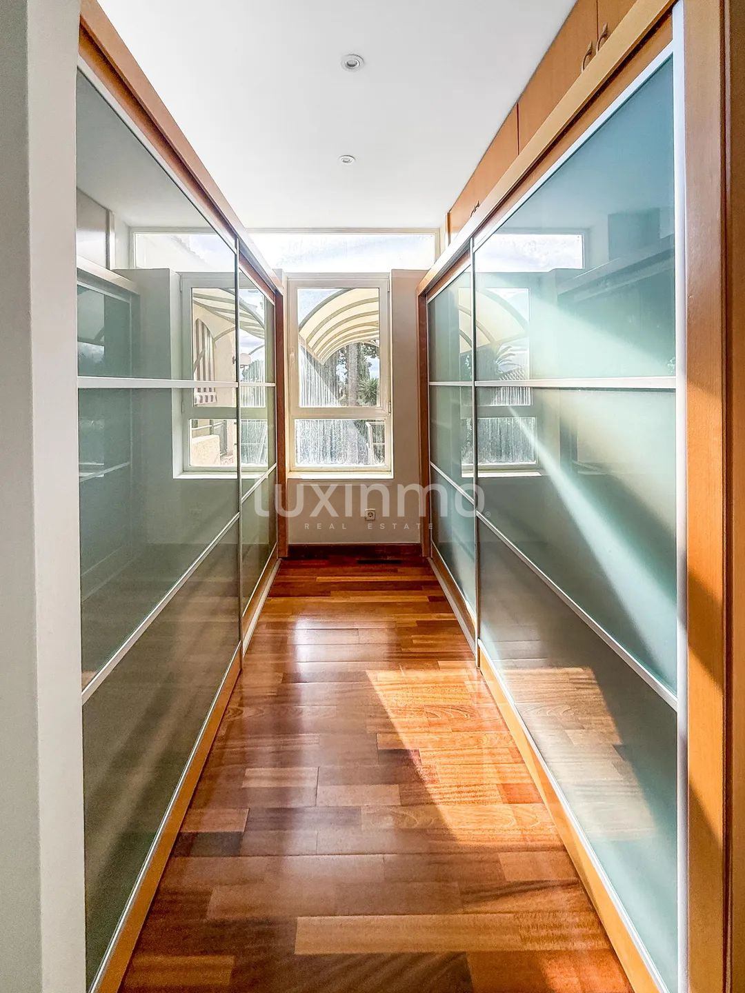 Mediterranean luxury villa with pool in Benidorm — photo 13