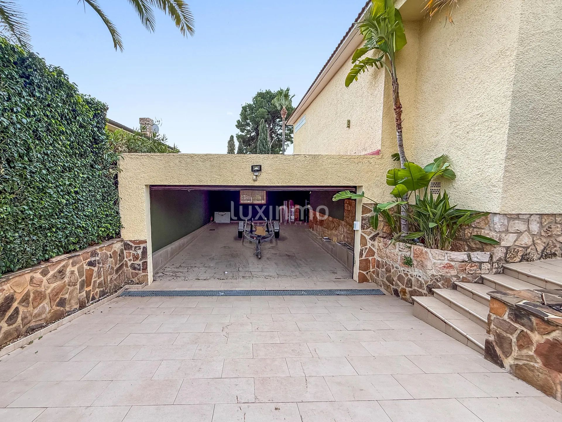 Mediterranean luxury villa with pool in Benidorm — photo 4
