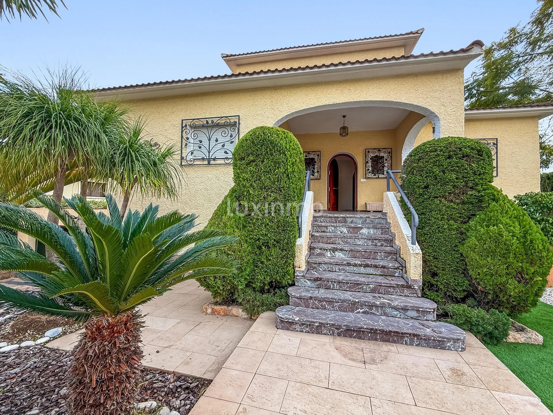 Mediterranean luxury villa with pool in Benidorm — photo 5