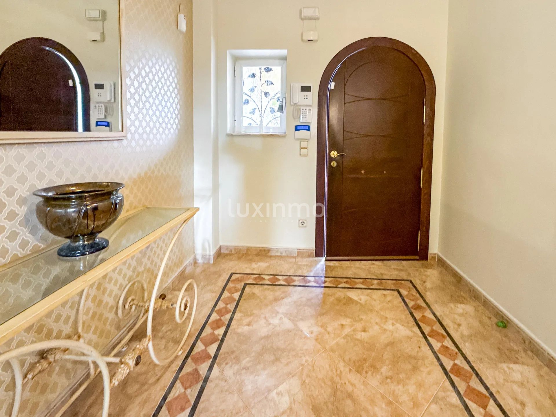 Mediterranean luxury villa with pool in Benidorm — photo 9