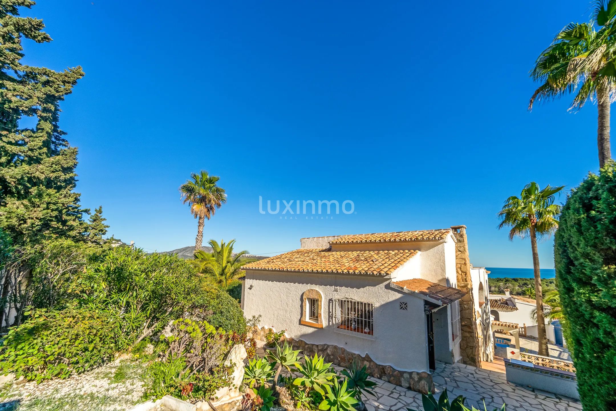 Mediterranean Villa with wonderful sea views in Moraira — photo 2