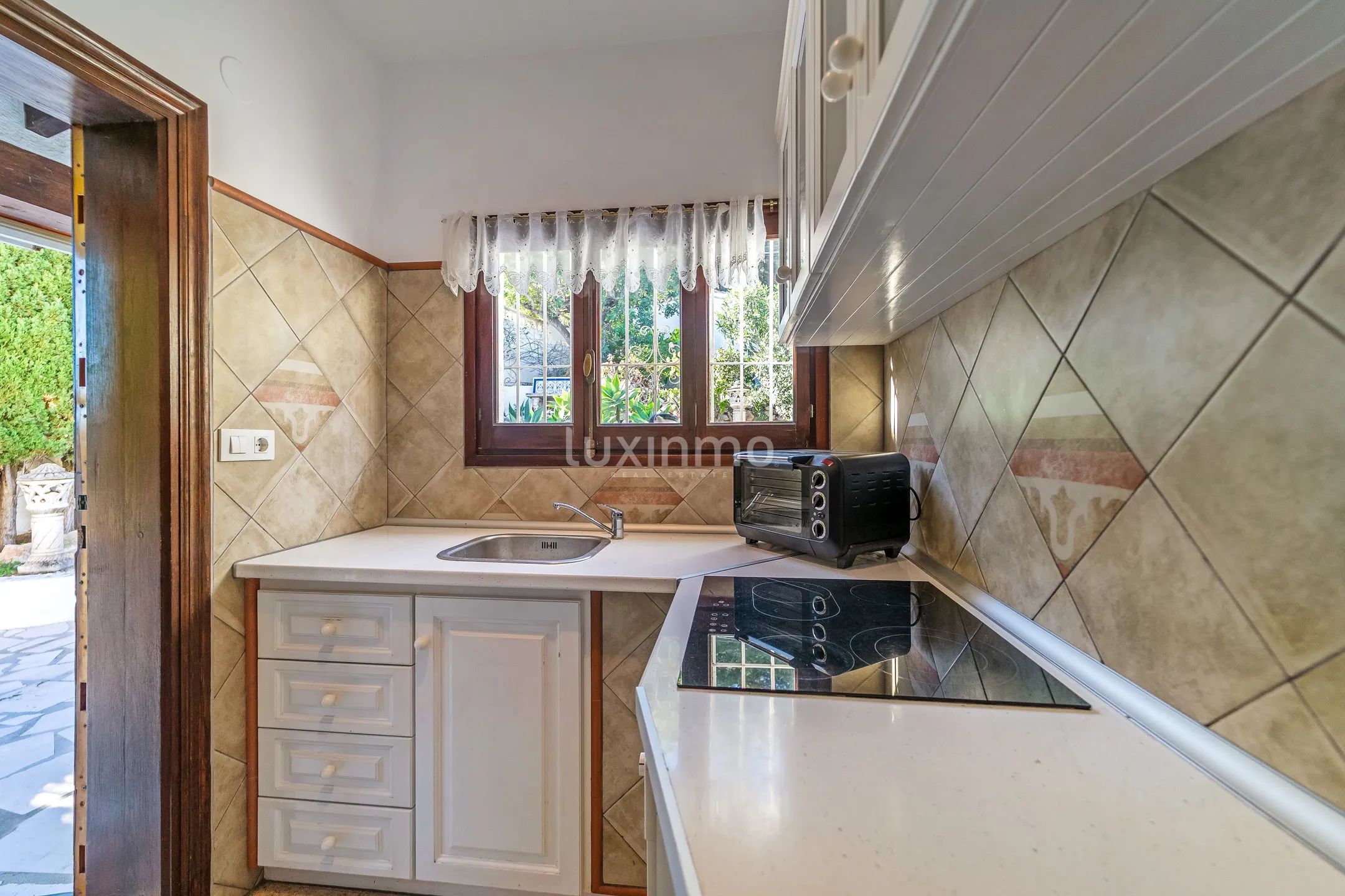 Mediterranean Villa with wonderful sea views in Moraira — photo 11