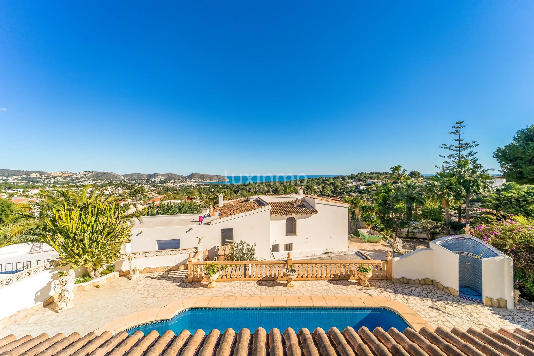 Śródziemnomorska willa z pięknym widokiem na morze w Moraira