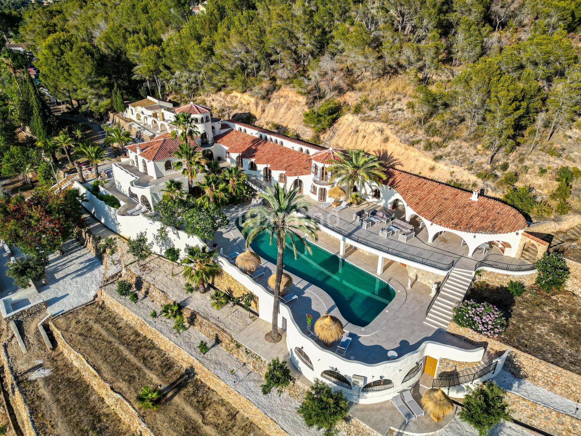 Luxury renovated large villa in Altea for sale — photo 3