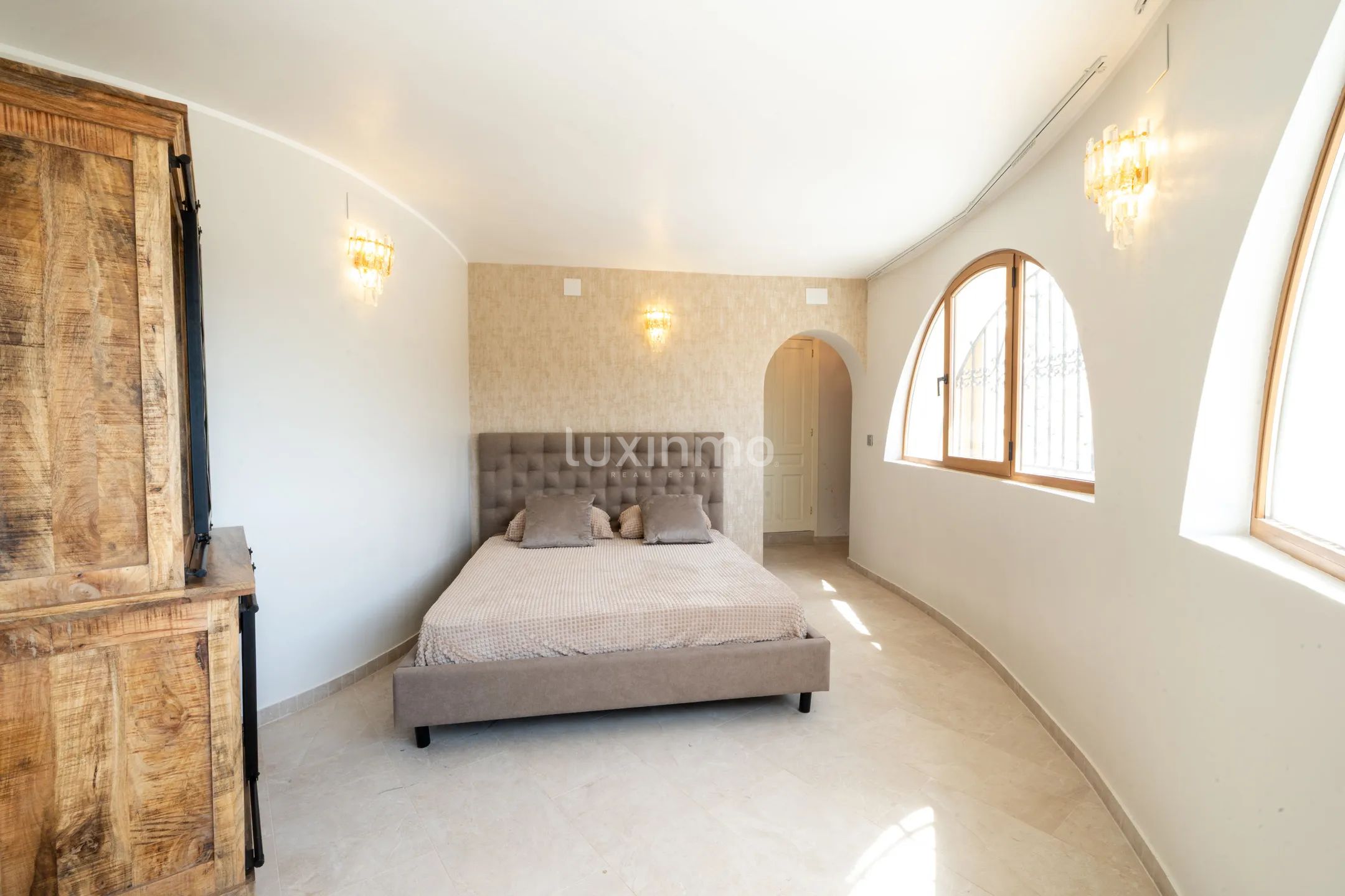 Luxury renovated large villa in Altea for sale — photo 32