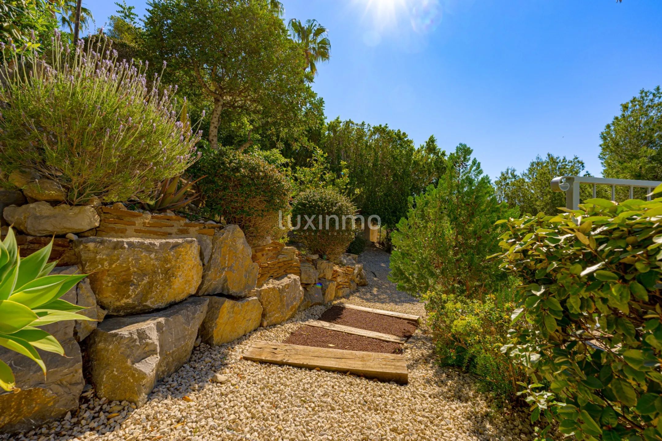 Mediterranean-style villa with pool and mountain views in Altea la Vella — photo 37
