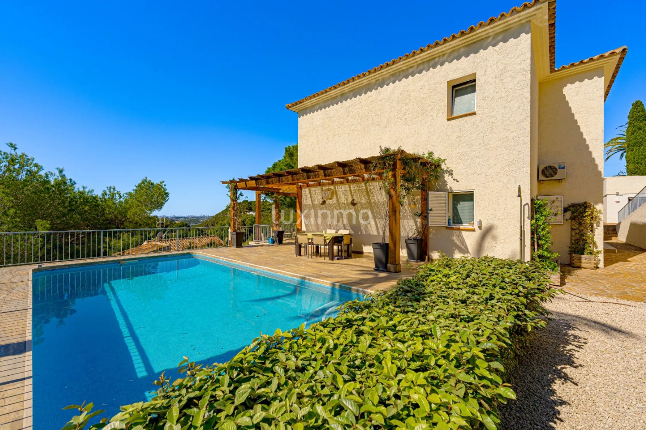 Mediterranean-style villa with pool and mountain views in Altea la Vella — photo 3