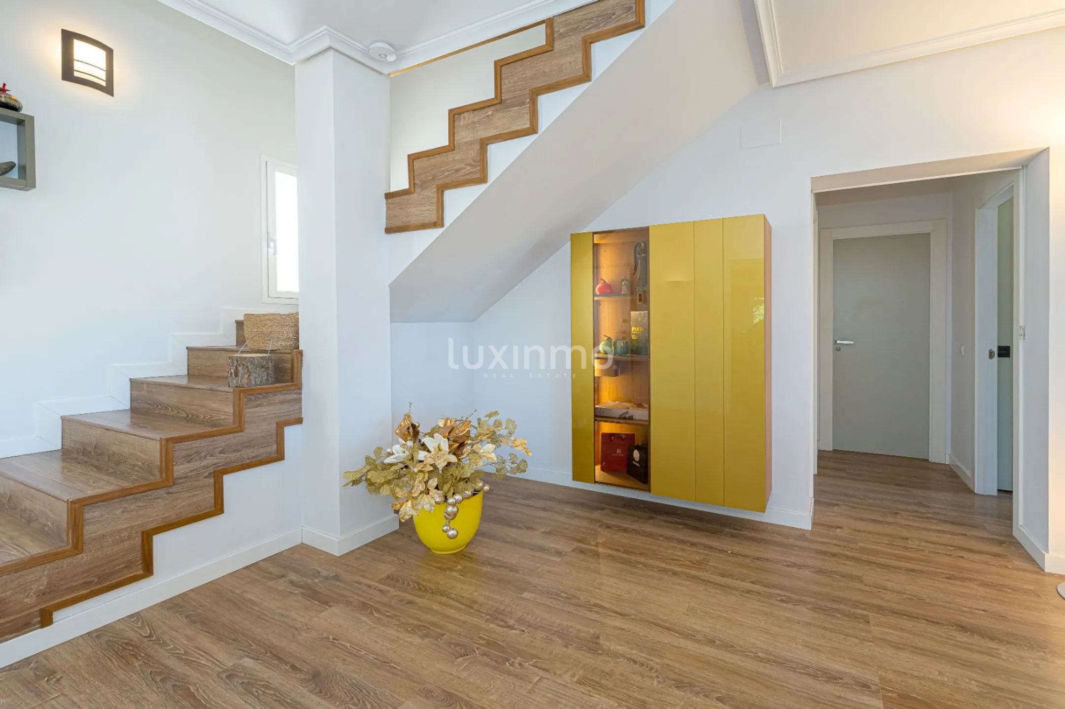 Mediterranean-style villa with pool and mountain views in Altea la Vella — photo 15