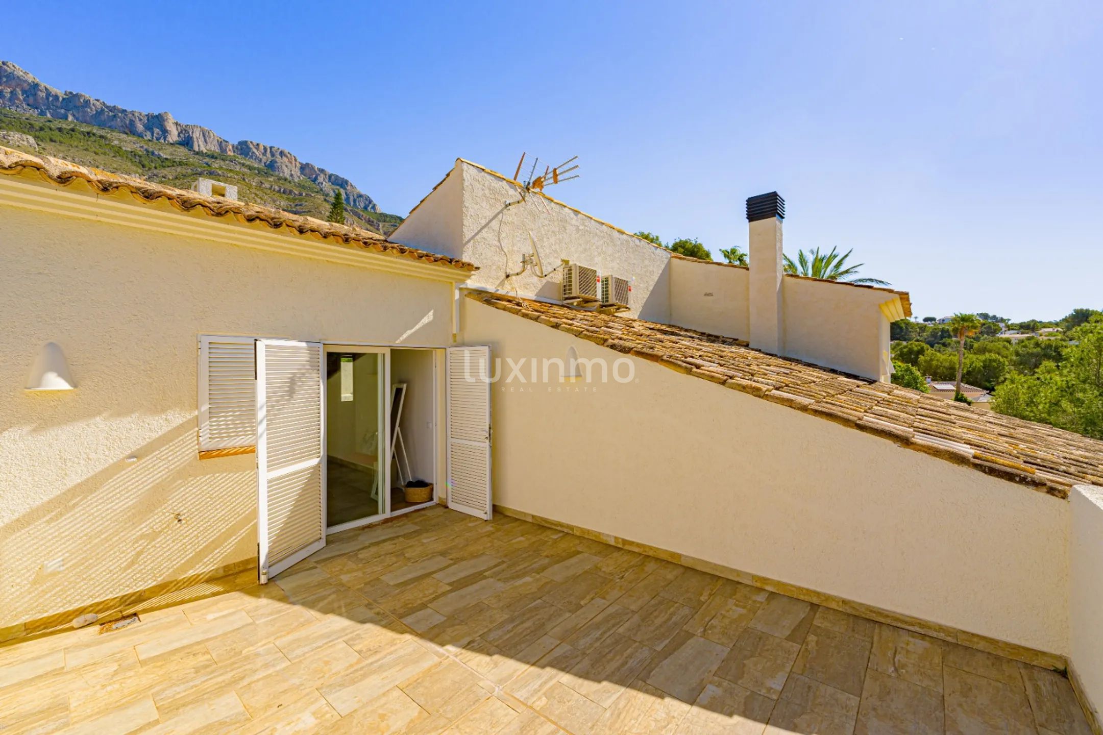 Mediterranean-style villa with pool and mountain views in Altea la Vella — photo 26