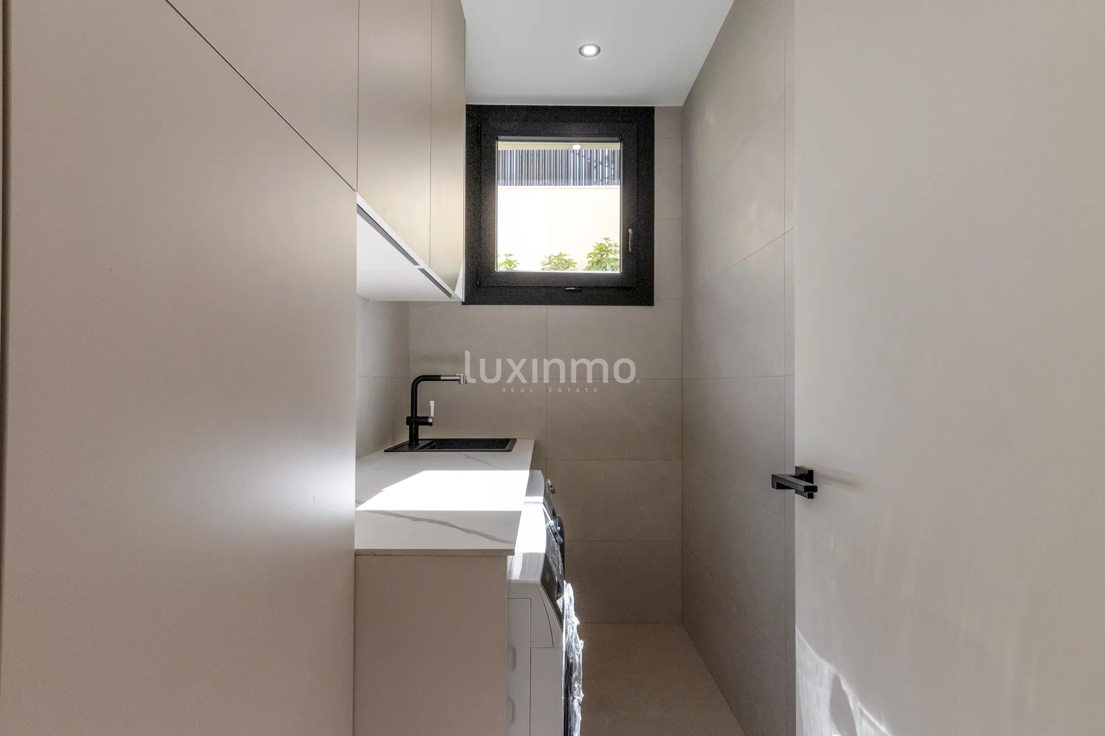 New built villa with 4 bedrooms with in Polop — photo 25