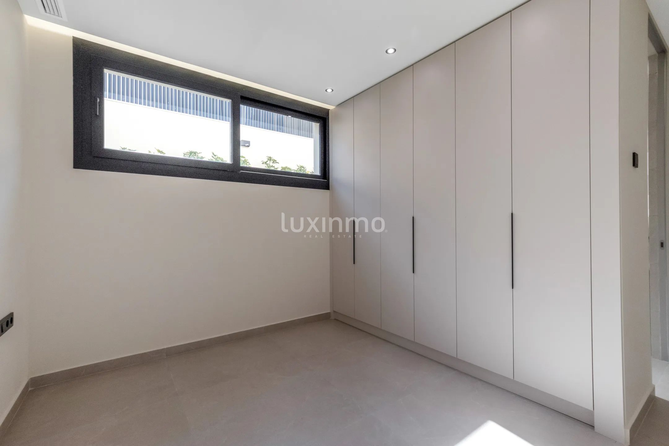 Nybyggd villa med 4 sovrum med i Polop — photo 20