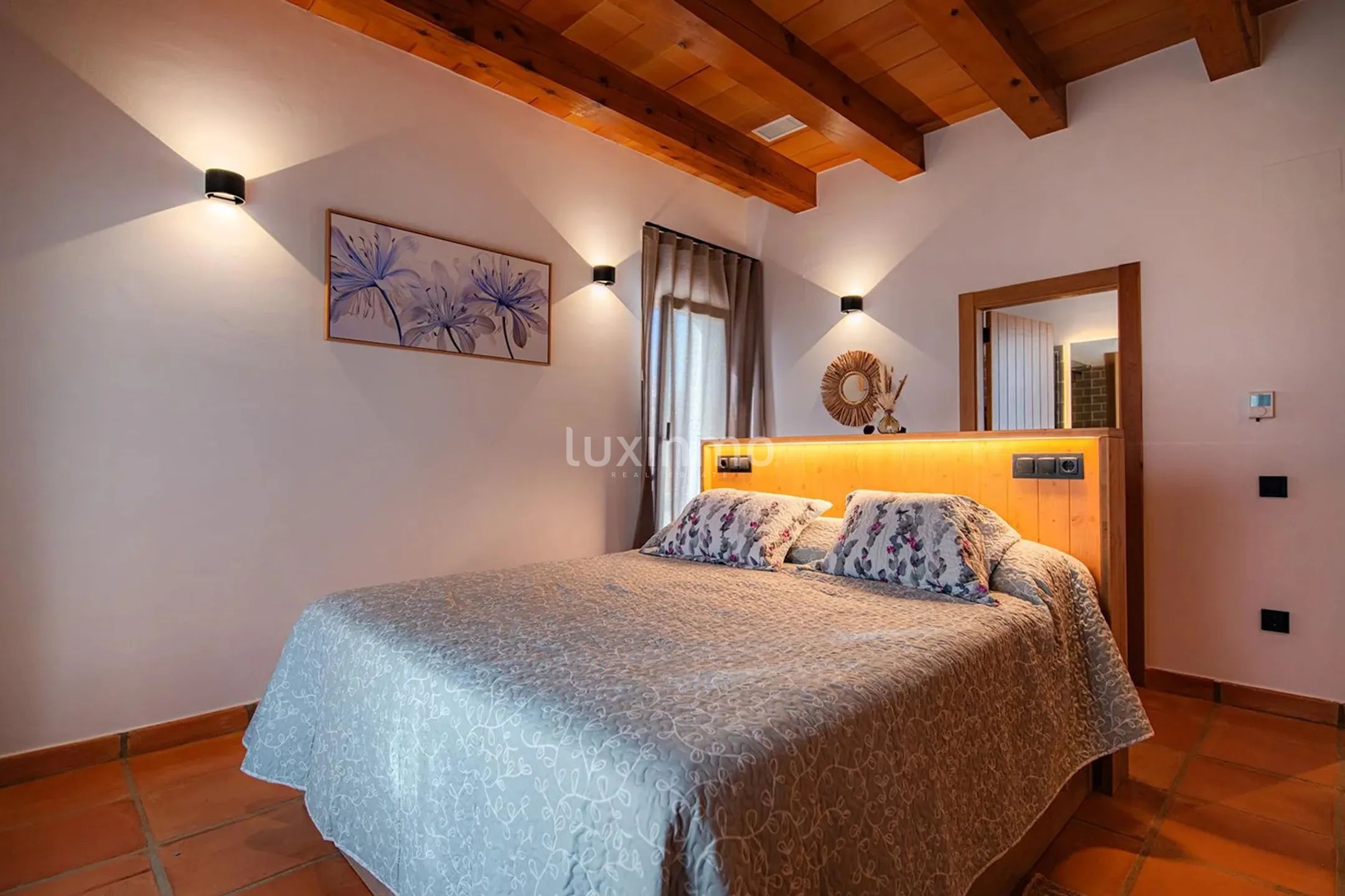 Modern finca with open panoramic views for rent in Berne — photo 36