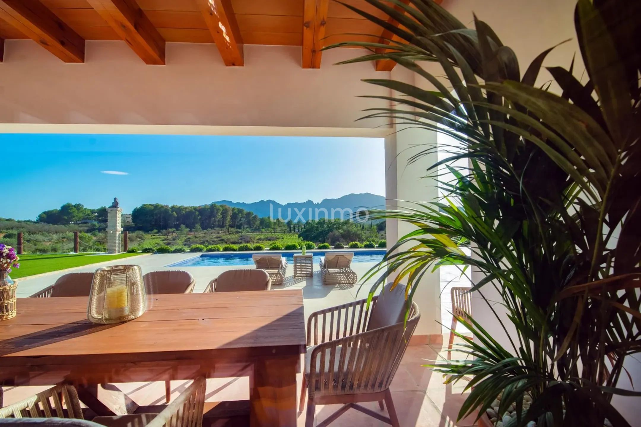 Modern finca with open panoramic views for rent in Berne — photo 15