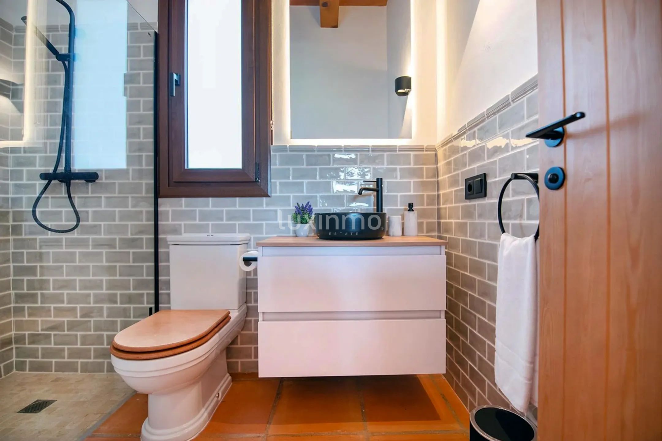 Modern finca with open panoramic views for rent in Berne — photo 45