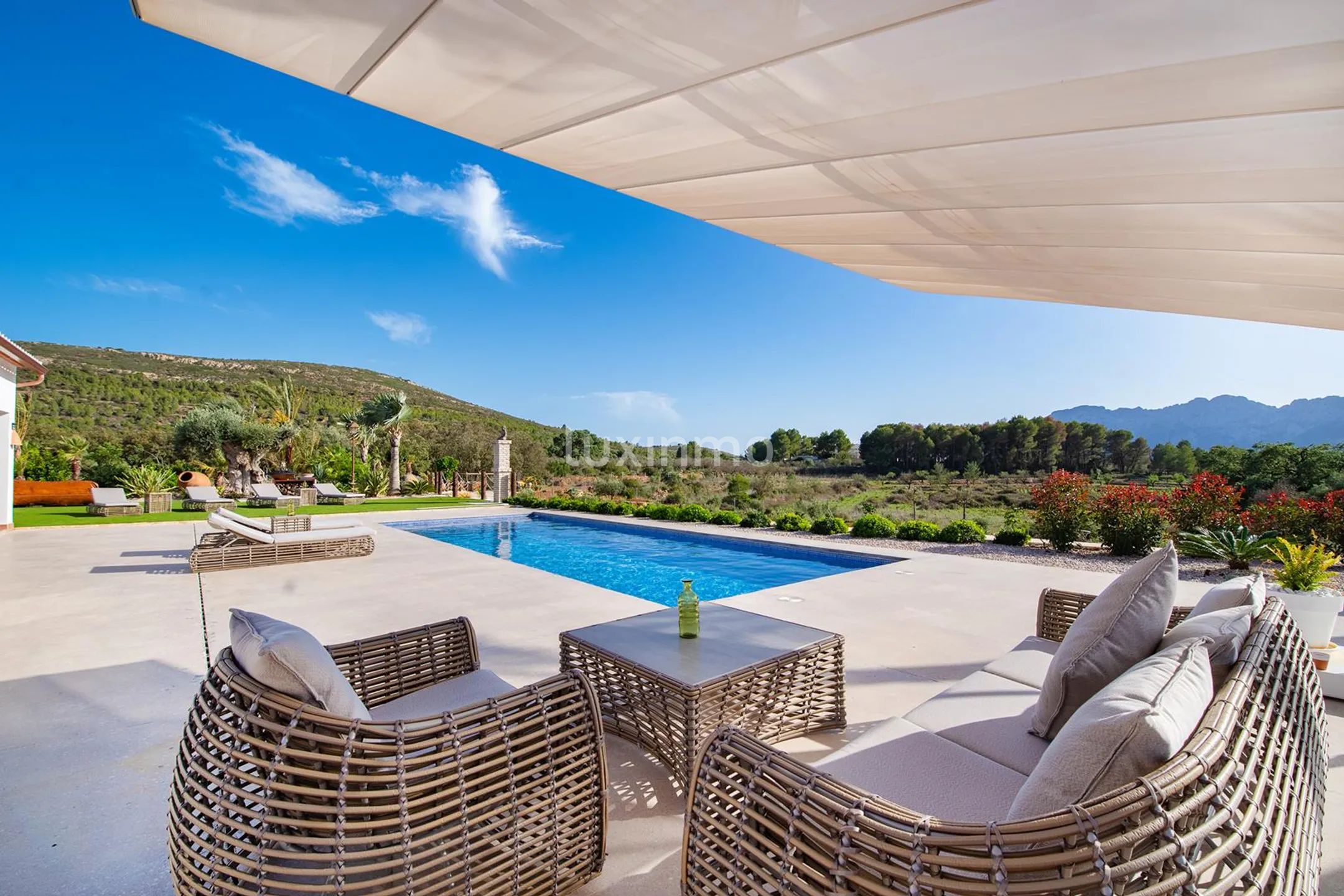 Modern finca with open panoramic views for rent in Berne — photo 10