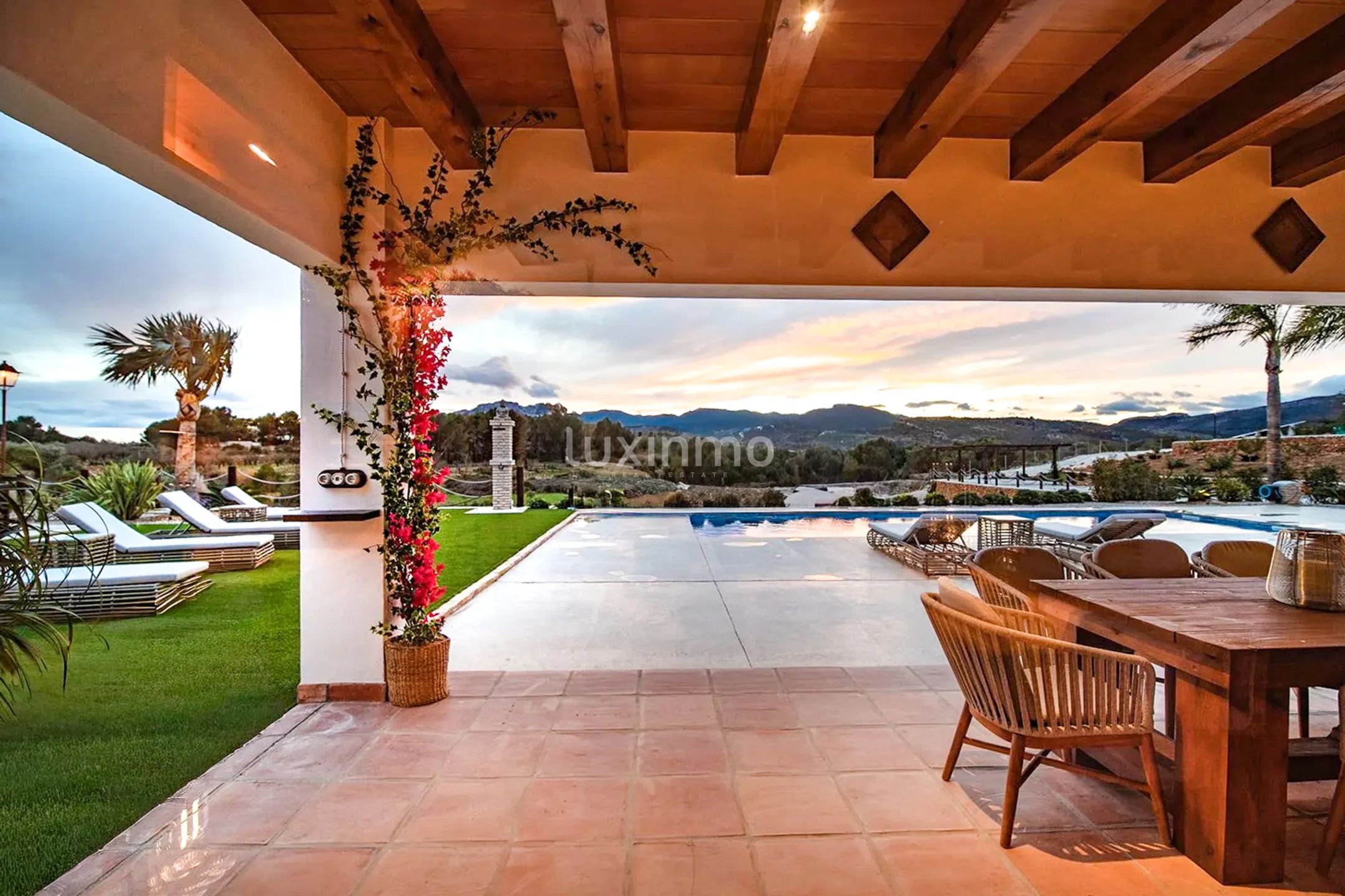 Modern finca with open panoramic views for rent in Berne — photo 14