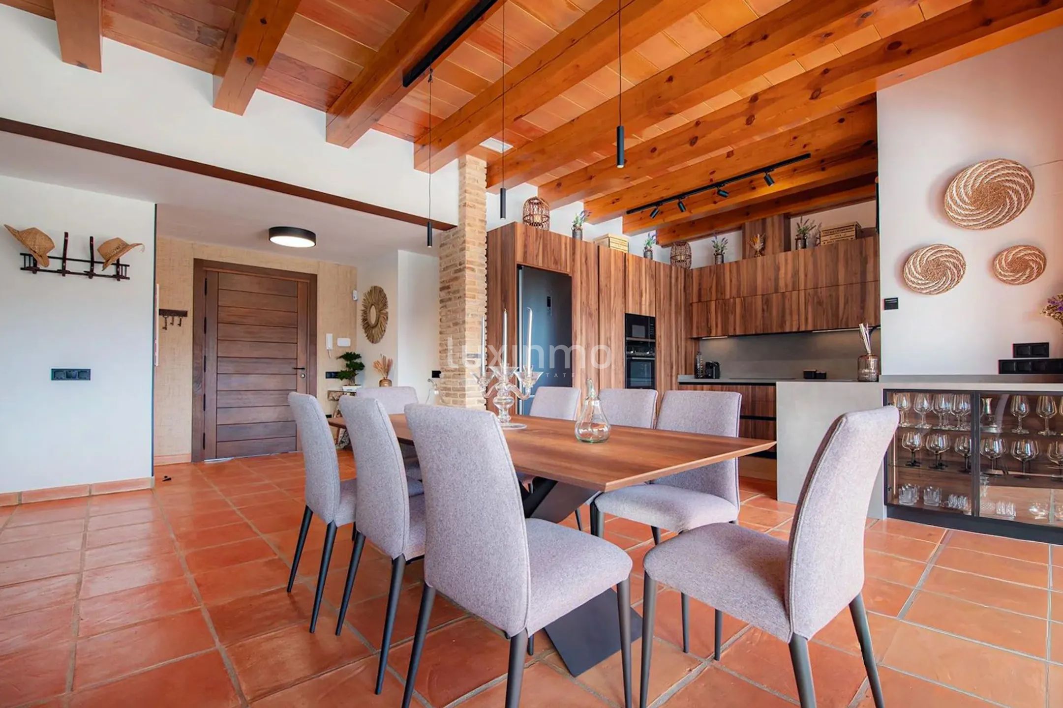 Modern finca with open panoramic views for rent in Berne — photo 25