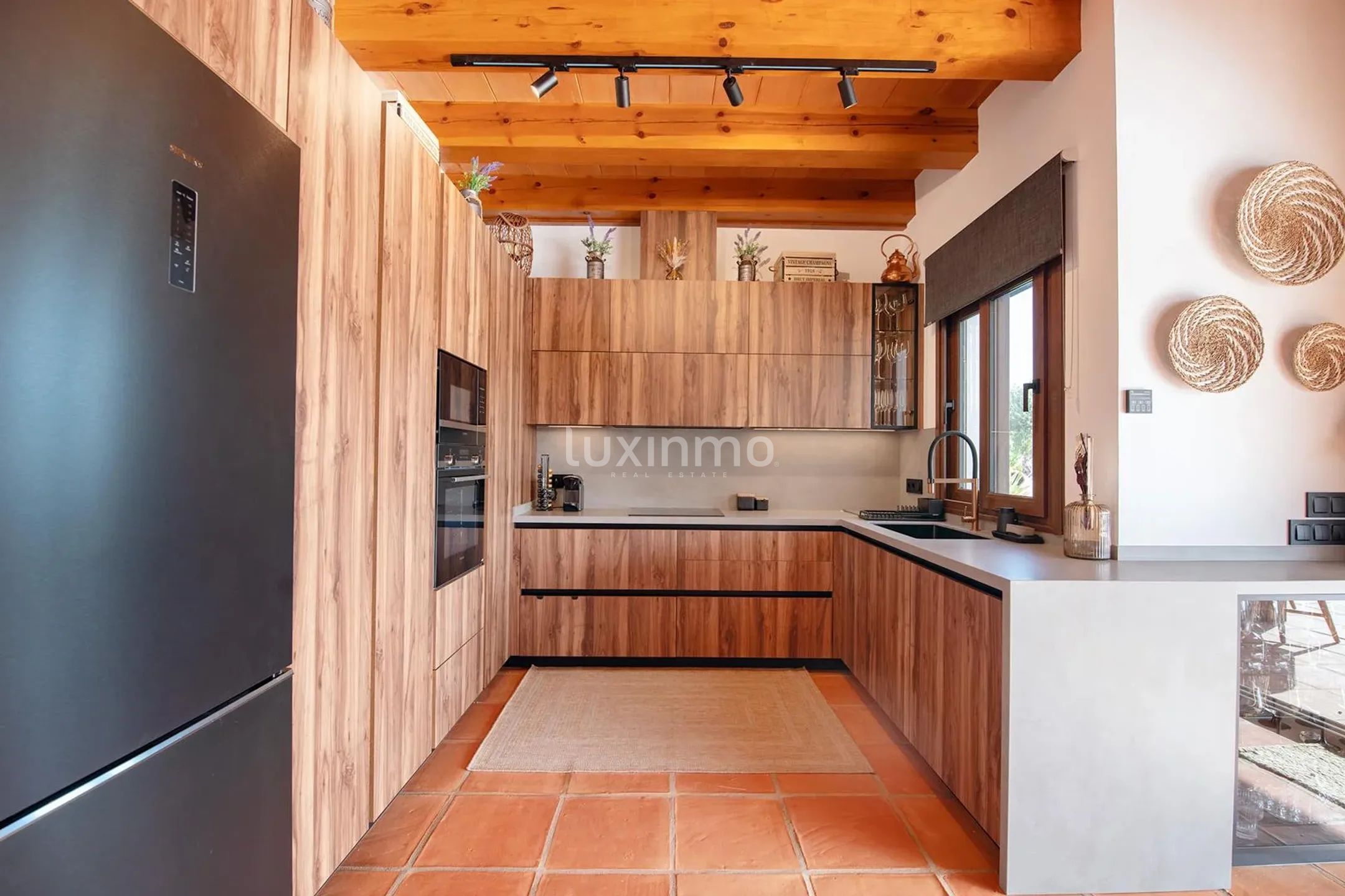 Modern finca with open panoramic views for rent in Berne — photo 27