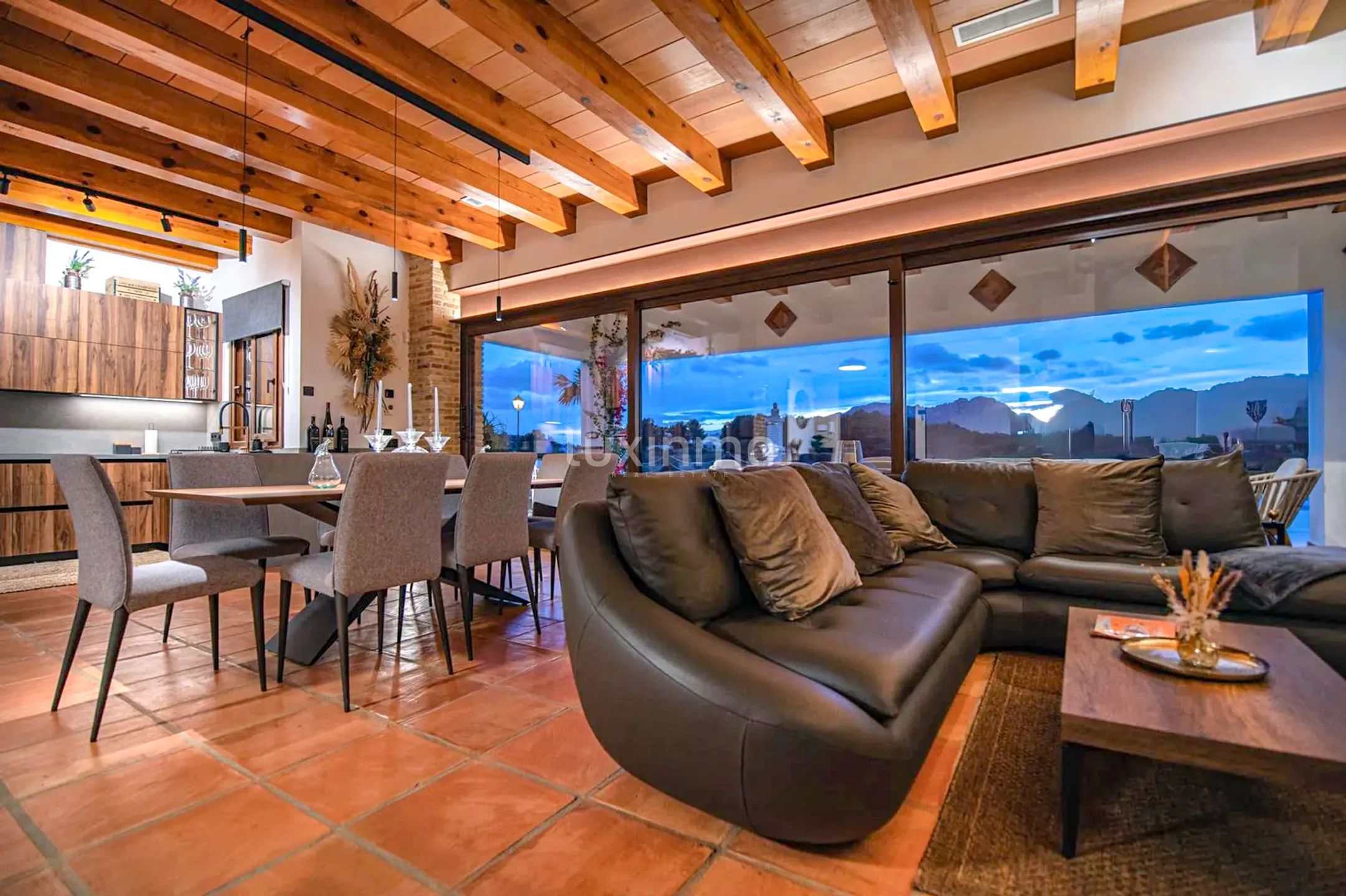 Modern finca with open panoramic views for rent in Berne — photo 21