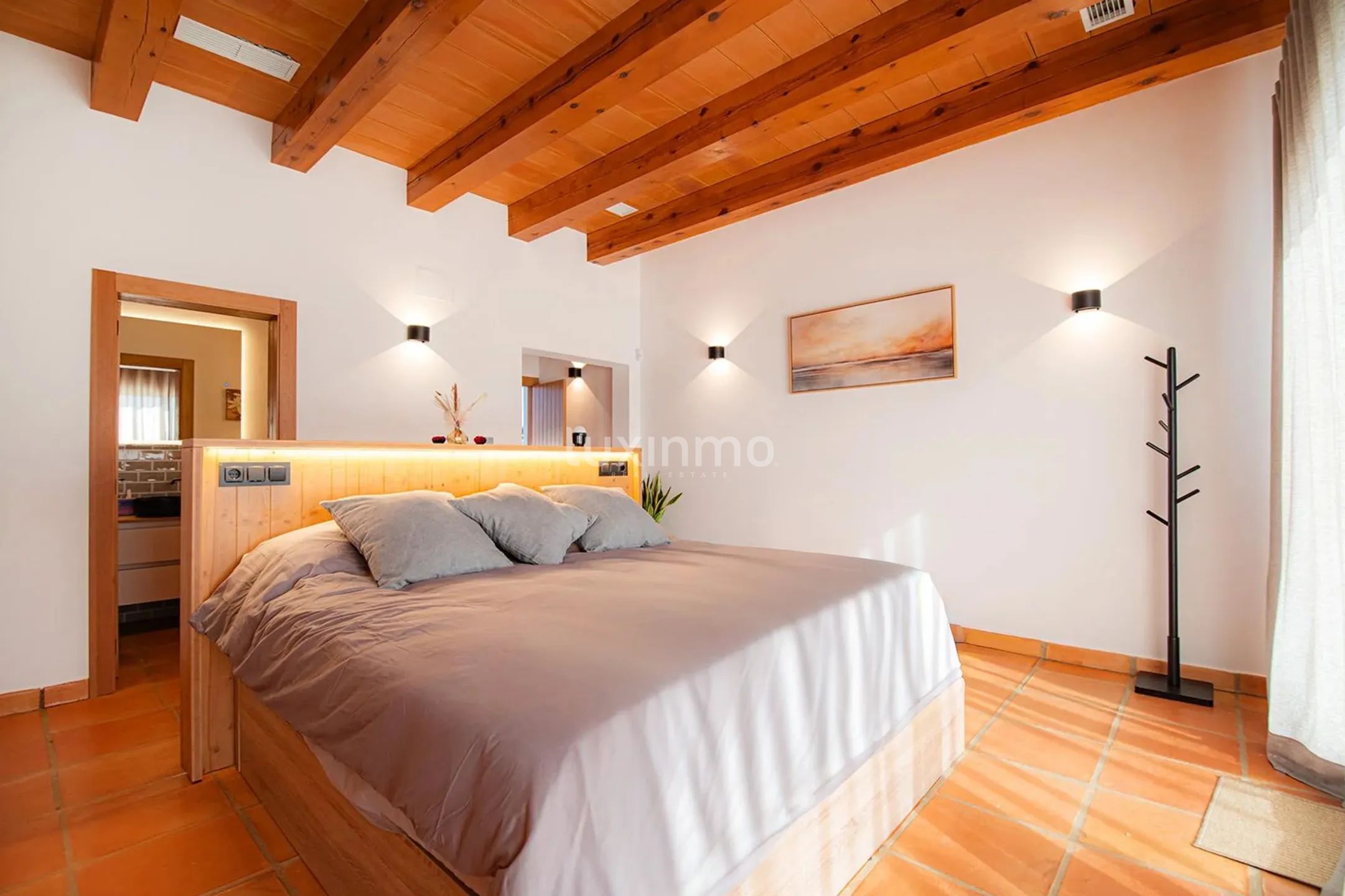 Modern finca with open panoramic views for rent in Berne — photo 31