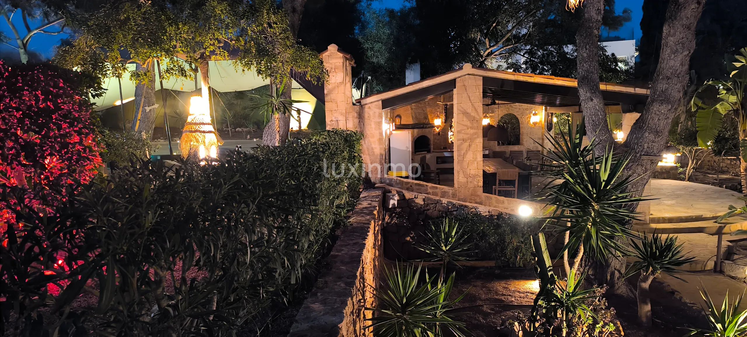 Rustic 14 bedroom estate with sea views in Cap Martinet — photo 30