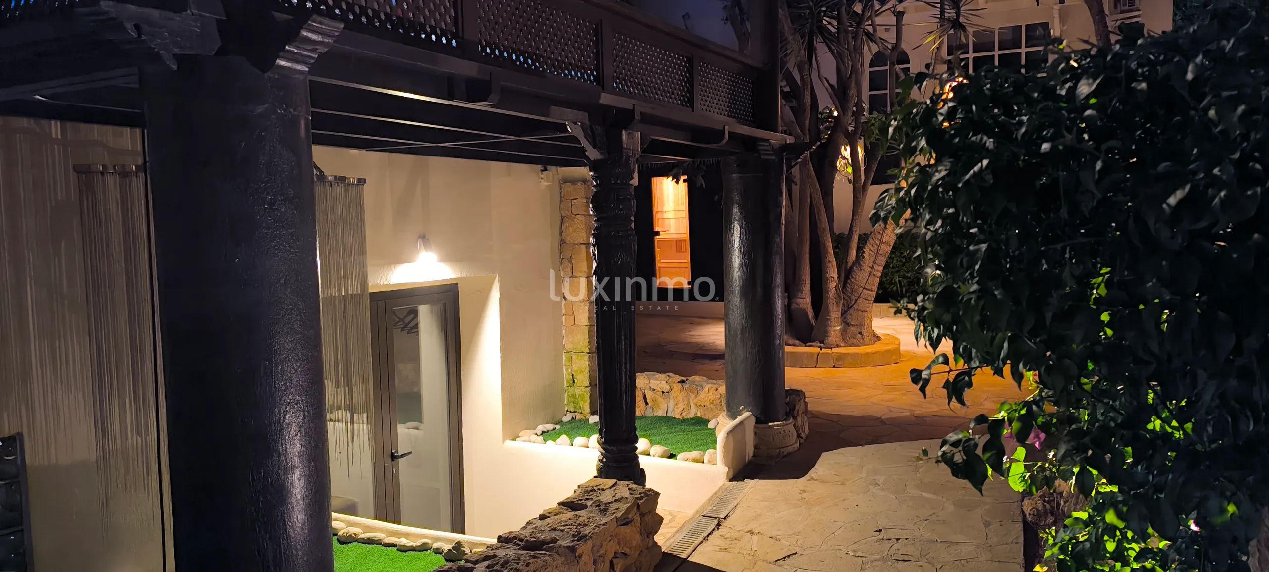 Rustic 14 bedroom estate with sea views in Cap Martinet — photo 24