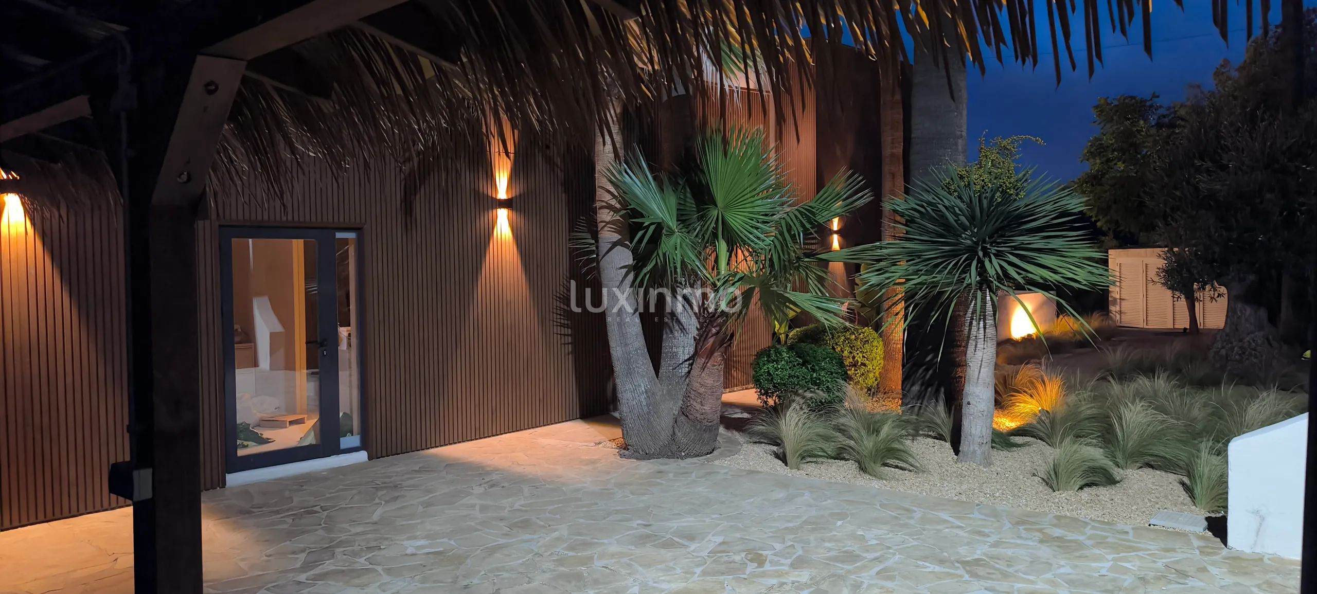 Rustic 14 bedroom estate with sea views in Cap Martinet — photo 22