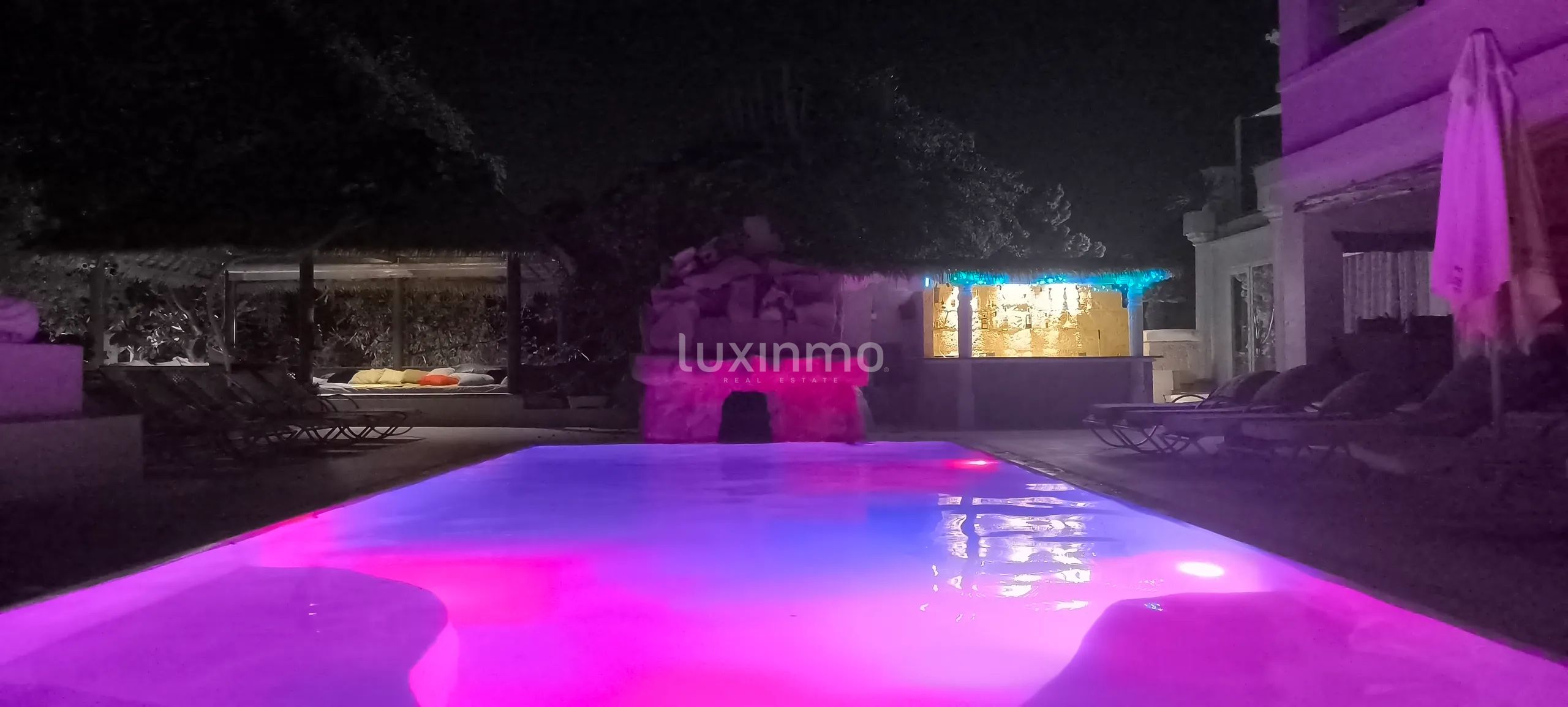 Rustic 14 bedroom estate with sea views in Cap Martinet — photo 38