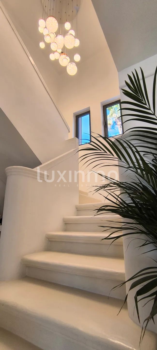 Rustic 14 bedroom estate with sea views in Cap Martinet — photo 9