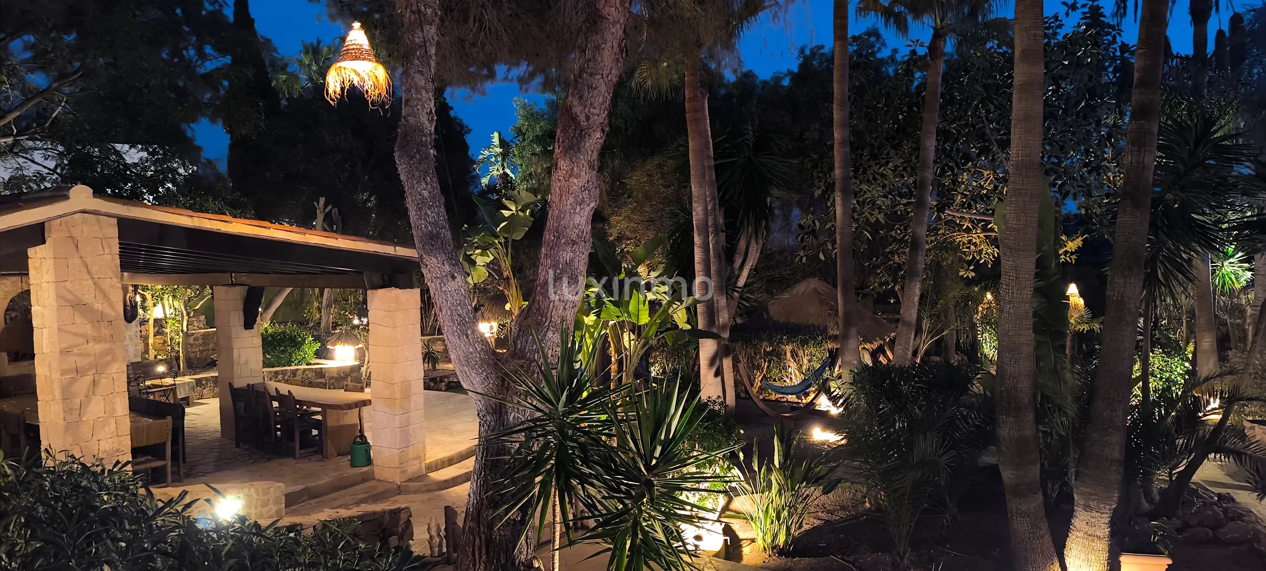 Rustic 14 bedroom estate with sea views in Cap Martinet — photo 23