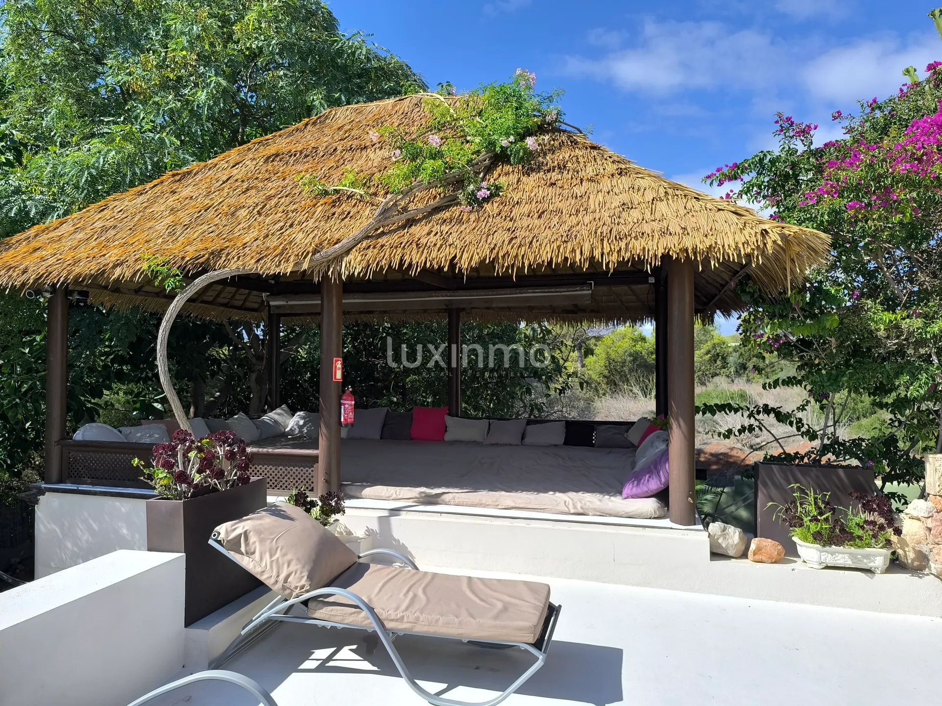 Rustic 14 bedroom estate with sea views in Cap Martinet — photo 21