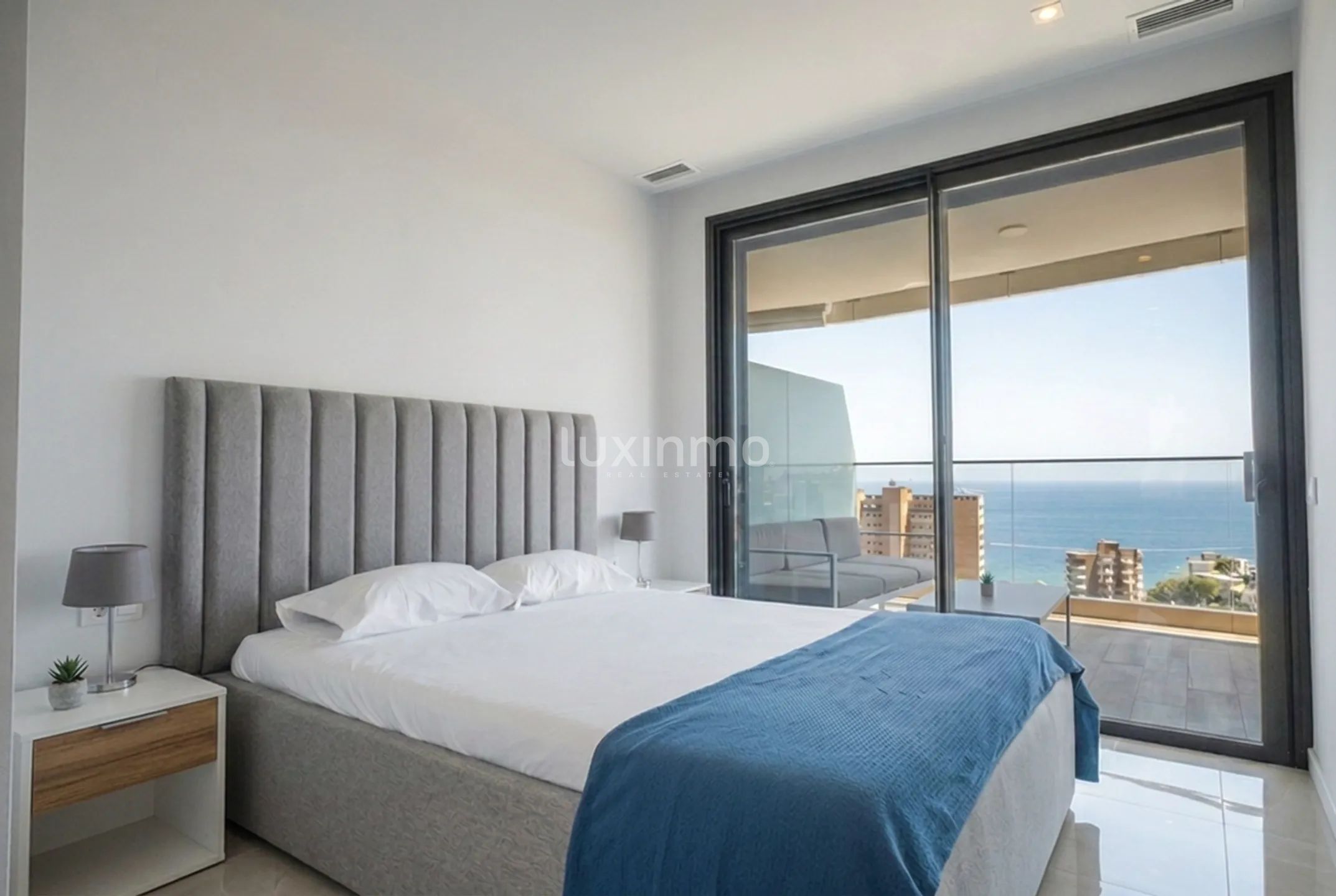 Apartment for sale with sea views in Benidorm — photo 5
