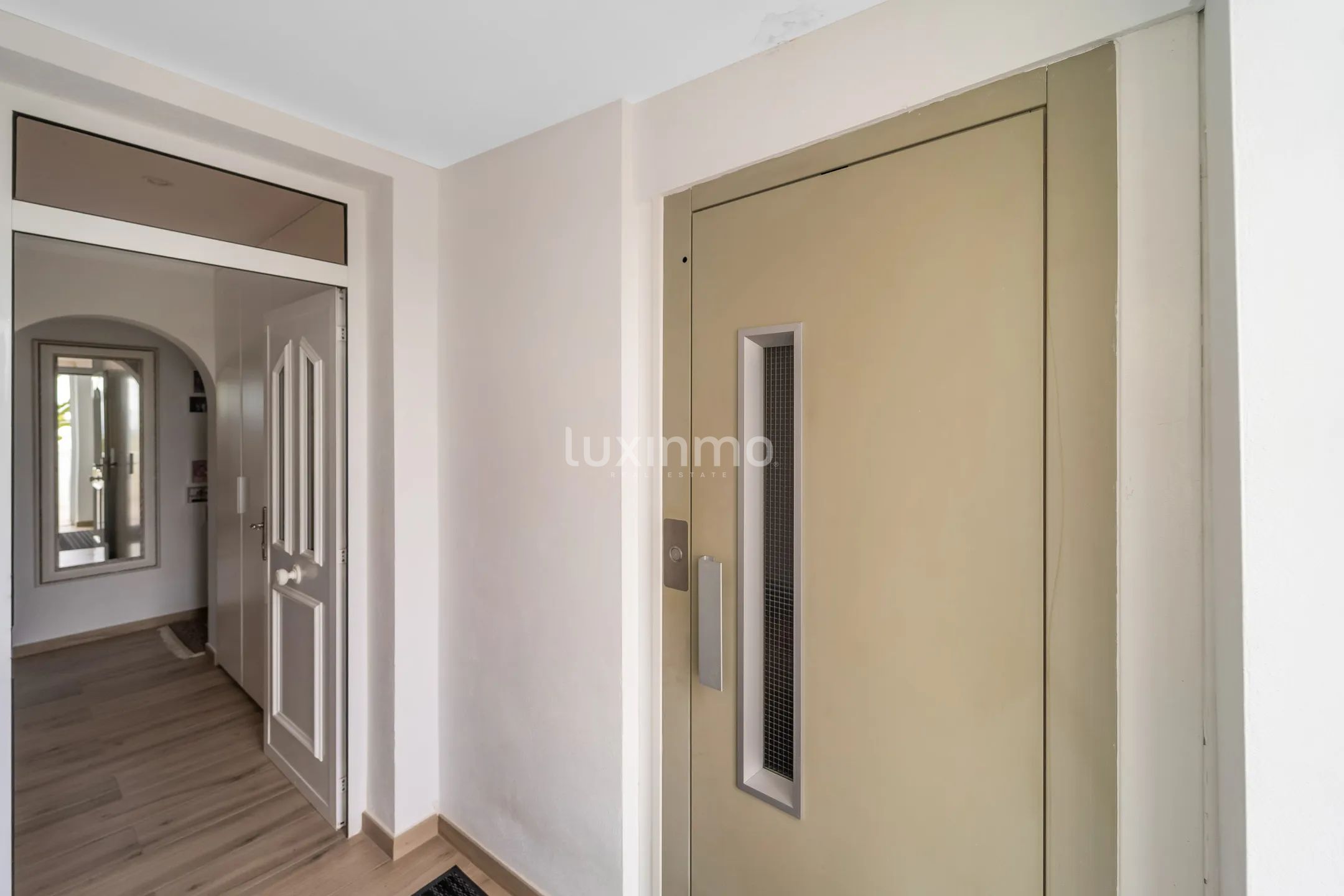 Luksusvilla med panoramautsikt over sjøen — photo 20